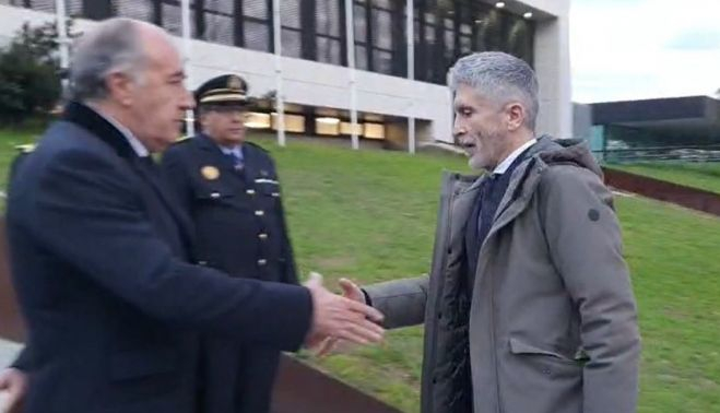 Marlaska saluda al alcalde de Algeciras. AREA