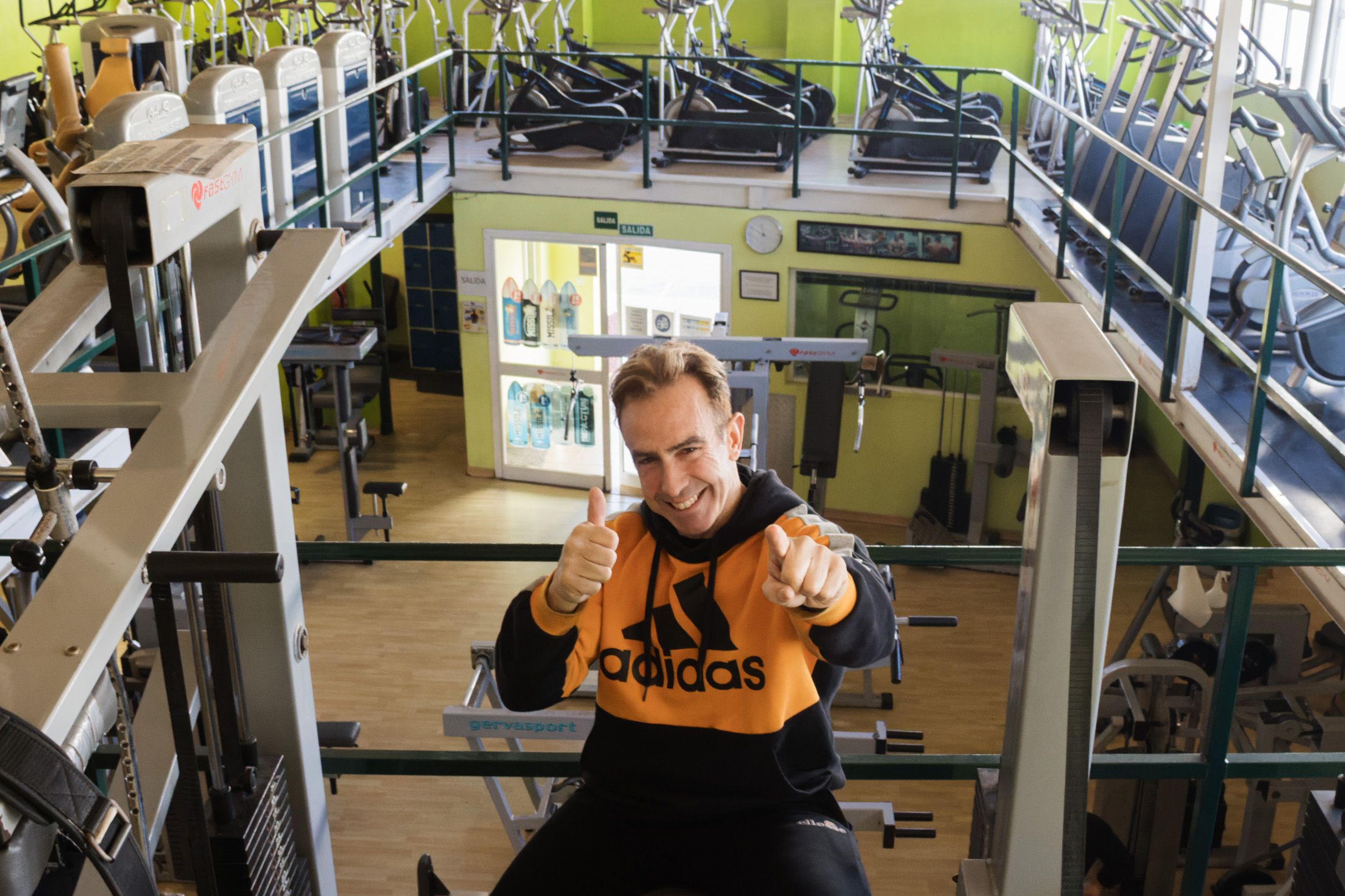  Francisco Javier Mora en su gimnasio, después de la entrevista.
