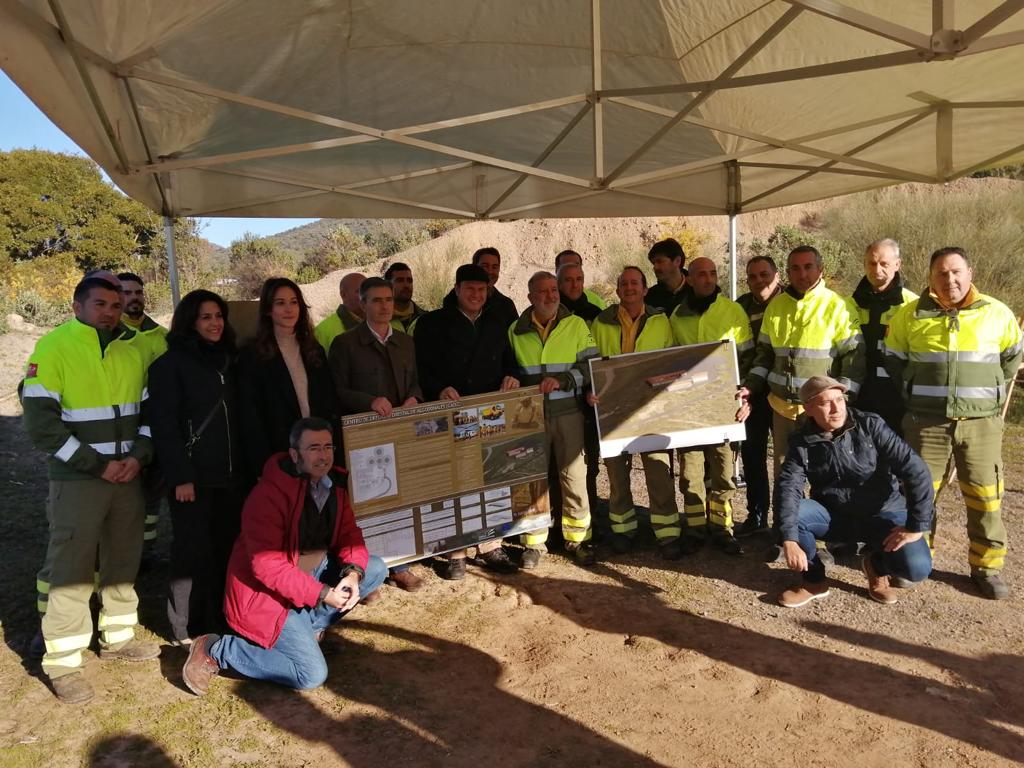 Más de 8,6 millones para un Centro de Defensa Forestal en la Sierra de Cádiz. Más de 8,6 millones para un Centro de Defensa Forestal en la Sierra de Cádiz.