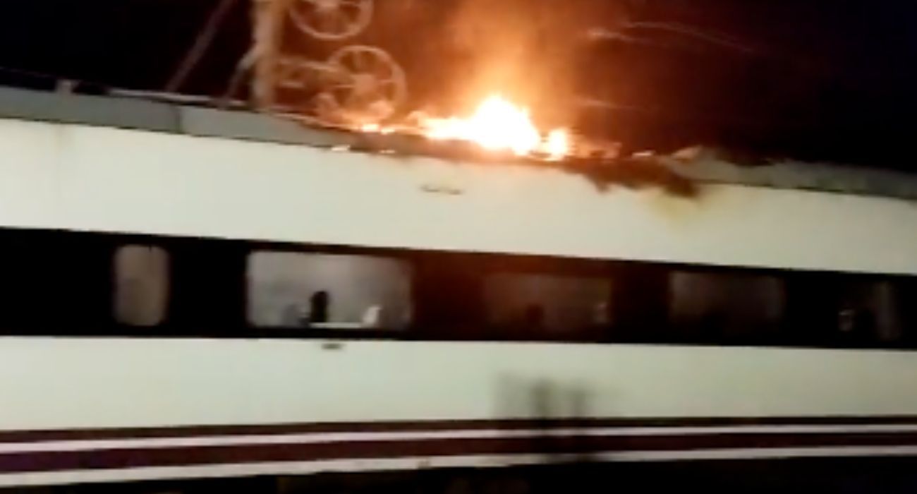 El tren Barcelona-Cádiz que ha salido ardiendo.