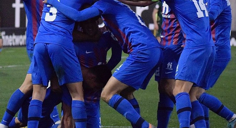 Jugadores de 1RFEF, en un partido reciente.