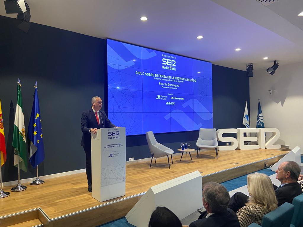 Juan Carlos Ruiz Boix interviene en el encuentro, hablando sobre Navantia.