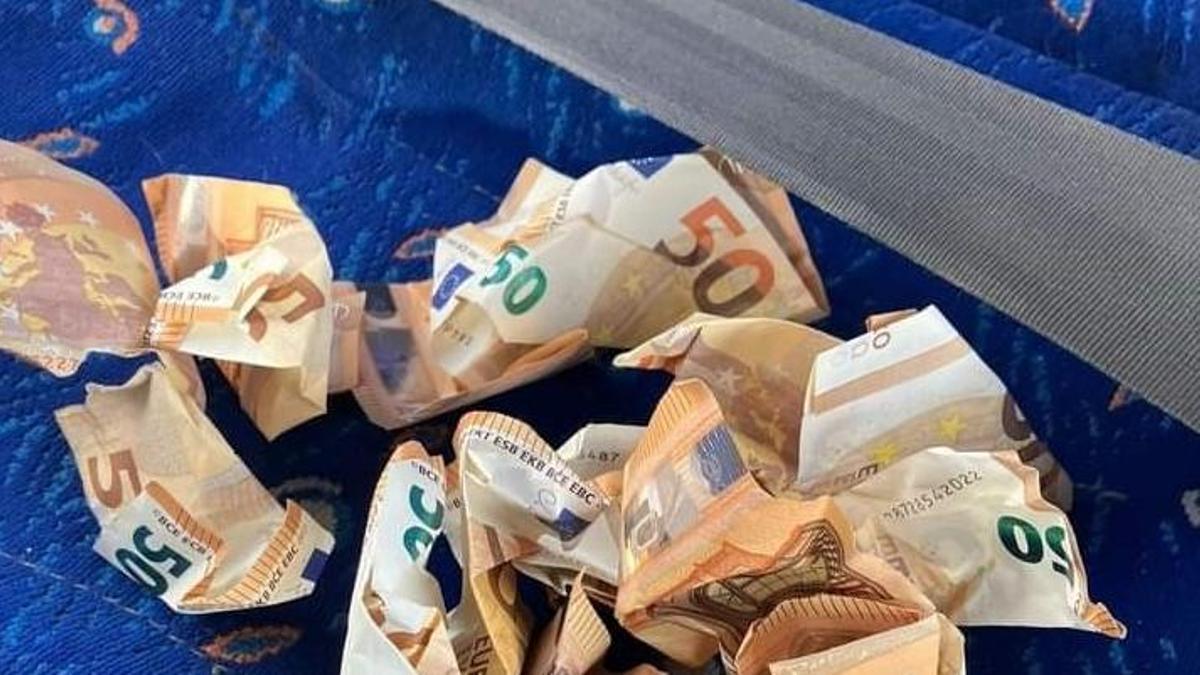 Los billetes que volaron en un accidente de Marbella eran de un joven que iba a comprarse un coche usado.
