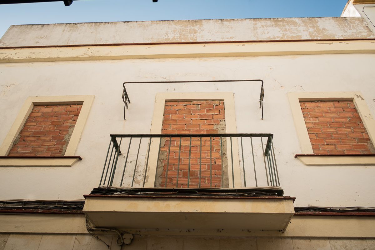 Una vivienda cerrada en el centro de Jerez, en una imagen reciente. FOTO: MANU GARCÍA