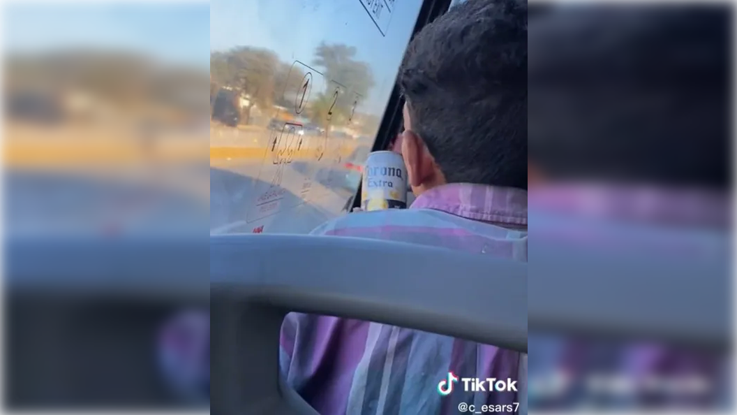 El 'poeta de la cerveza', en su momento de inspiración.