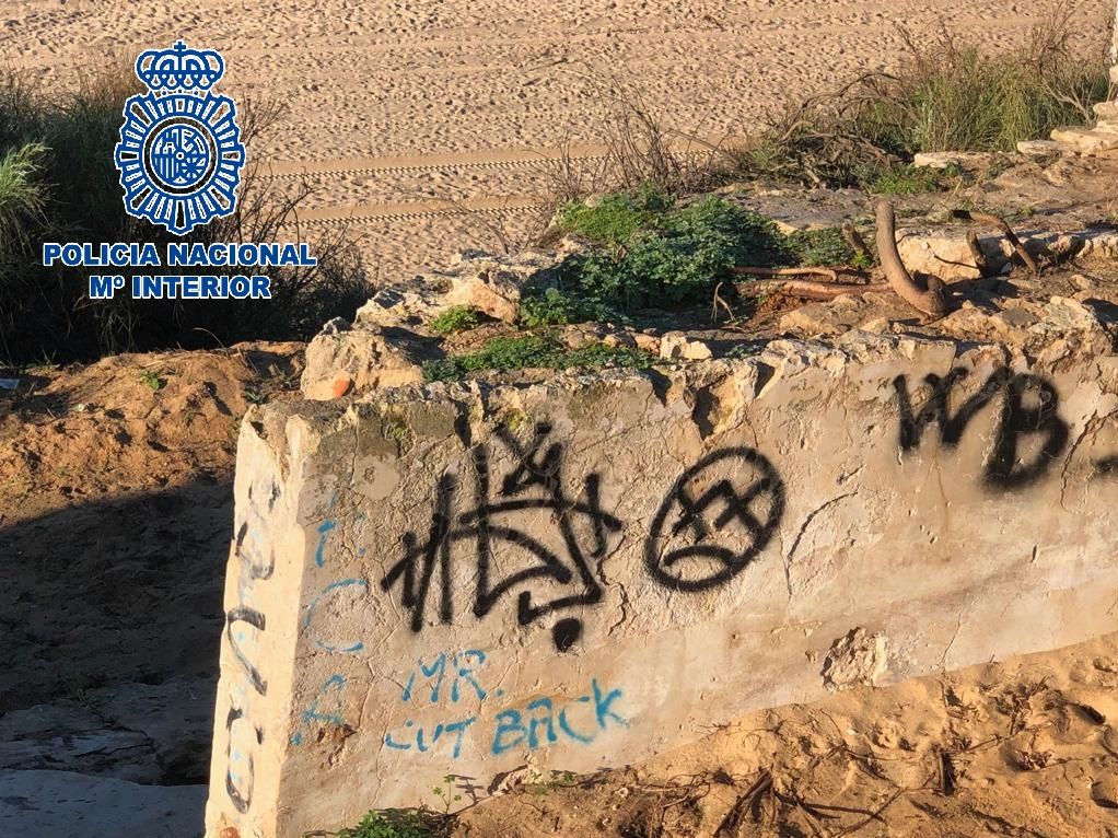 Batería de costas de Las Arenillas, declarada Bien de Interés Cultural, vandalizada en El Puerto.