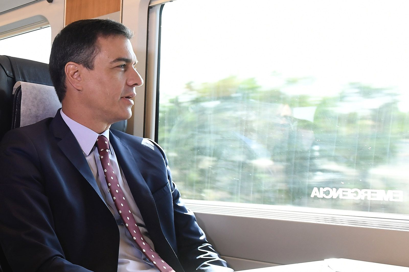 El presidente del Gobierno en funciones, Pedro Sánchez, durante el viaje inaugural de la línea de alta velocidad Madrid-Antequera-Granada. FOTO: MONCLOA