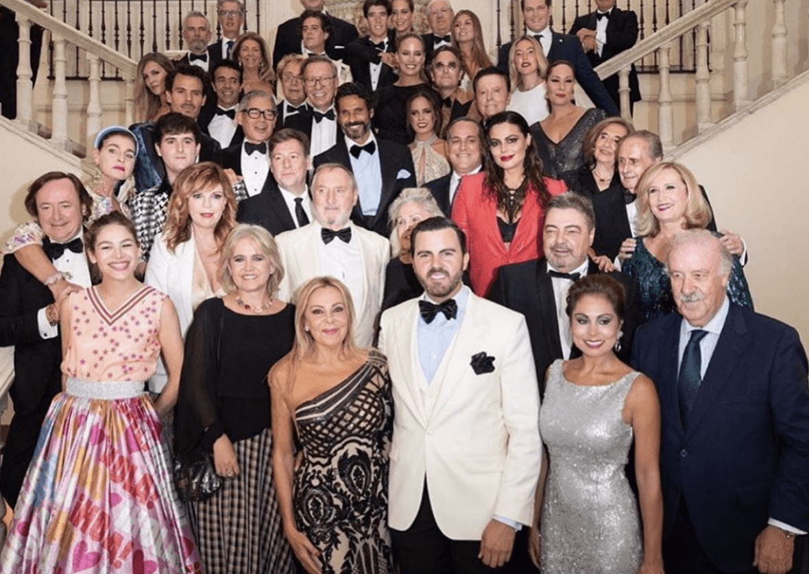 Foto de familia de la gala celebrada en el Museo de Bellas Artes de Sevilla. FOTO: Belinda Washington (Instagram)