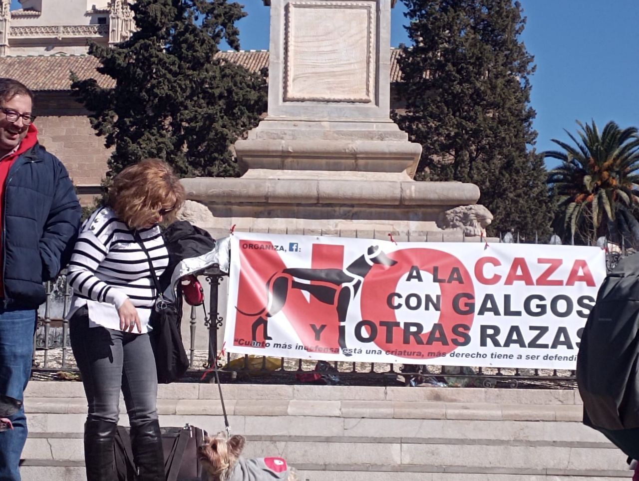 Una de las concentraciones contra la caza que ha reunido a cientos de personas..