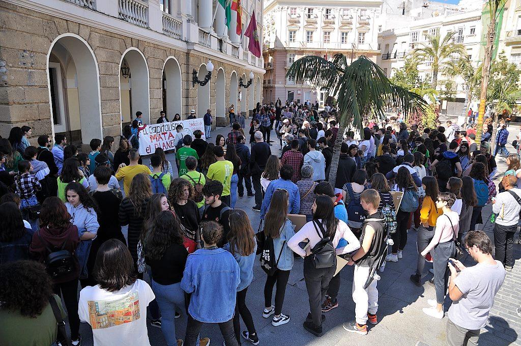 Concentración contra el cambio climático en Cádiz. FOTO: AN