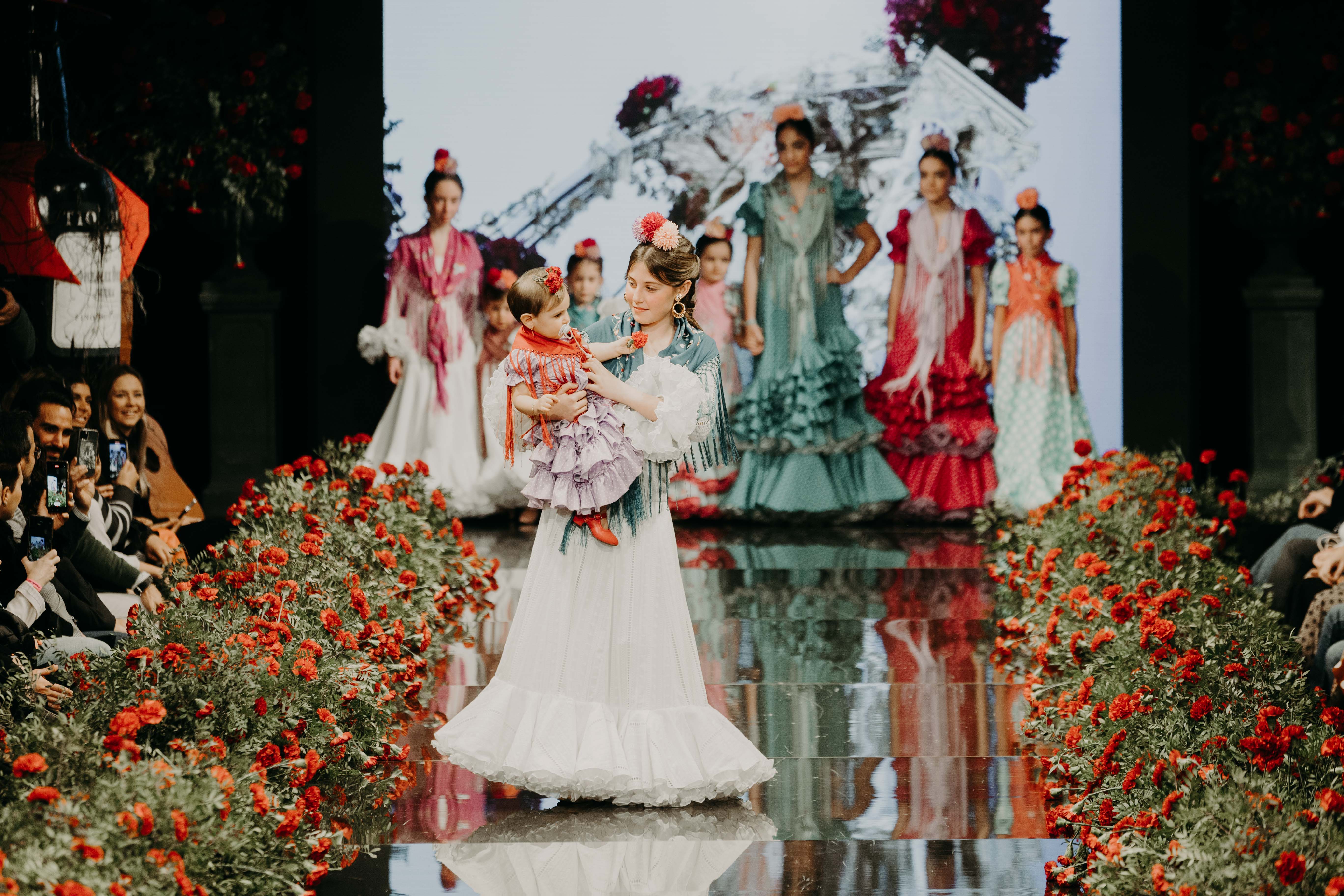 Desfile benéfico hermandad del Rocío de Jerez