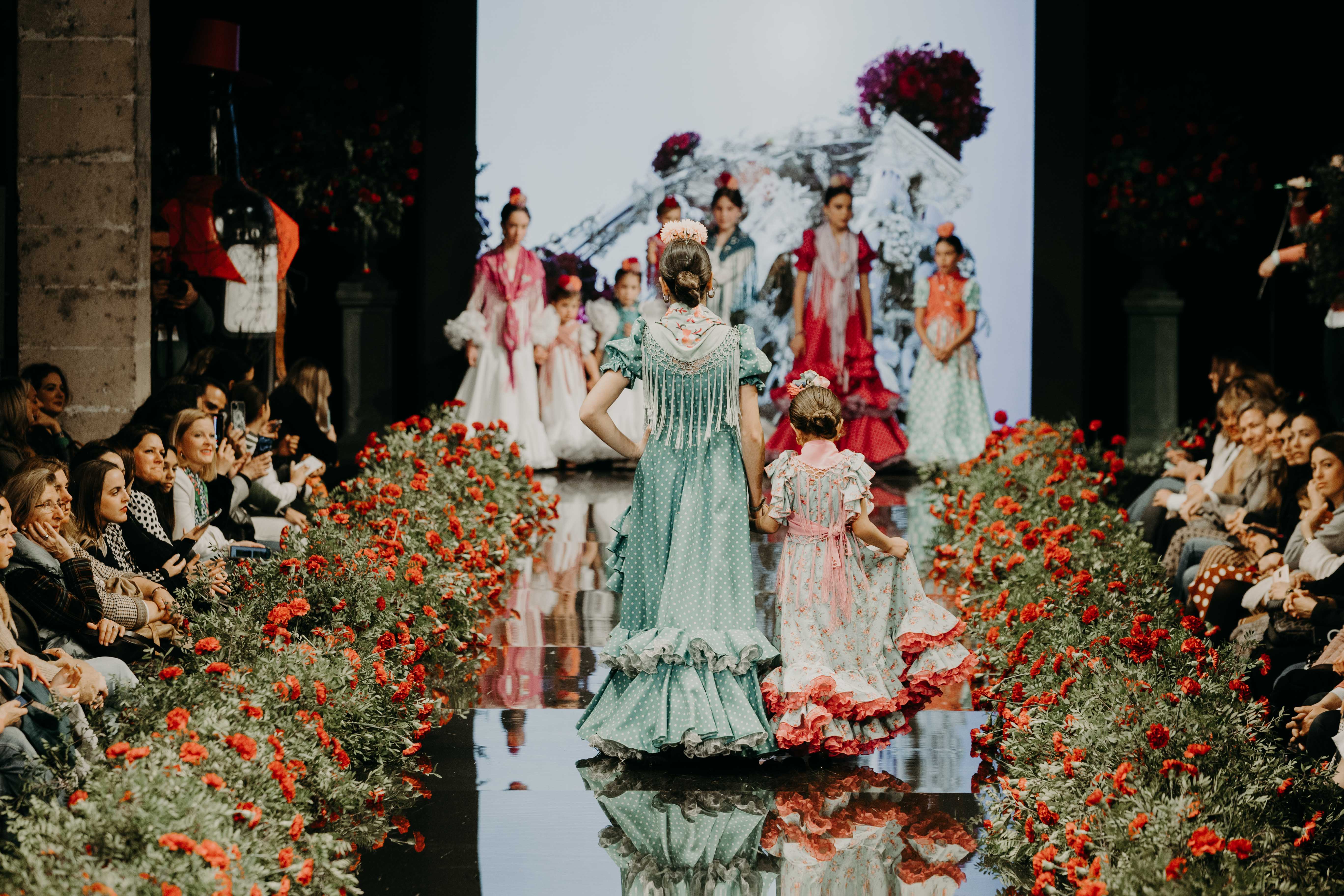Desfile benéfico hermandad del Rocío de Jerez