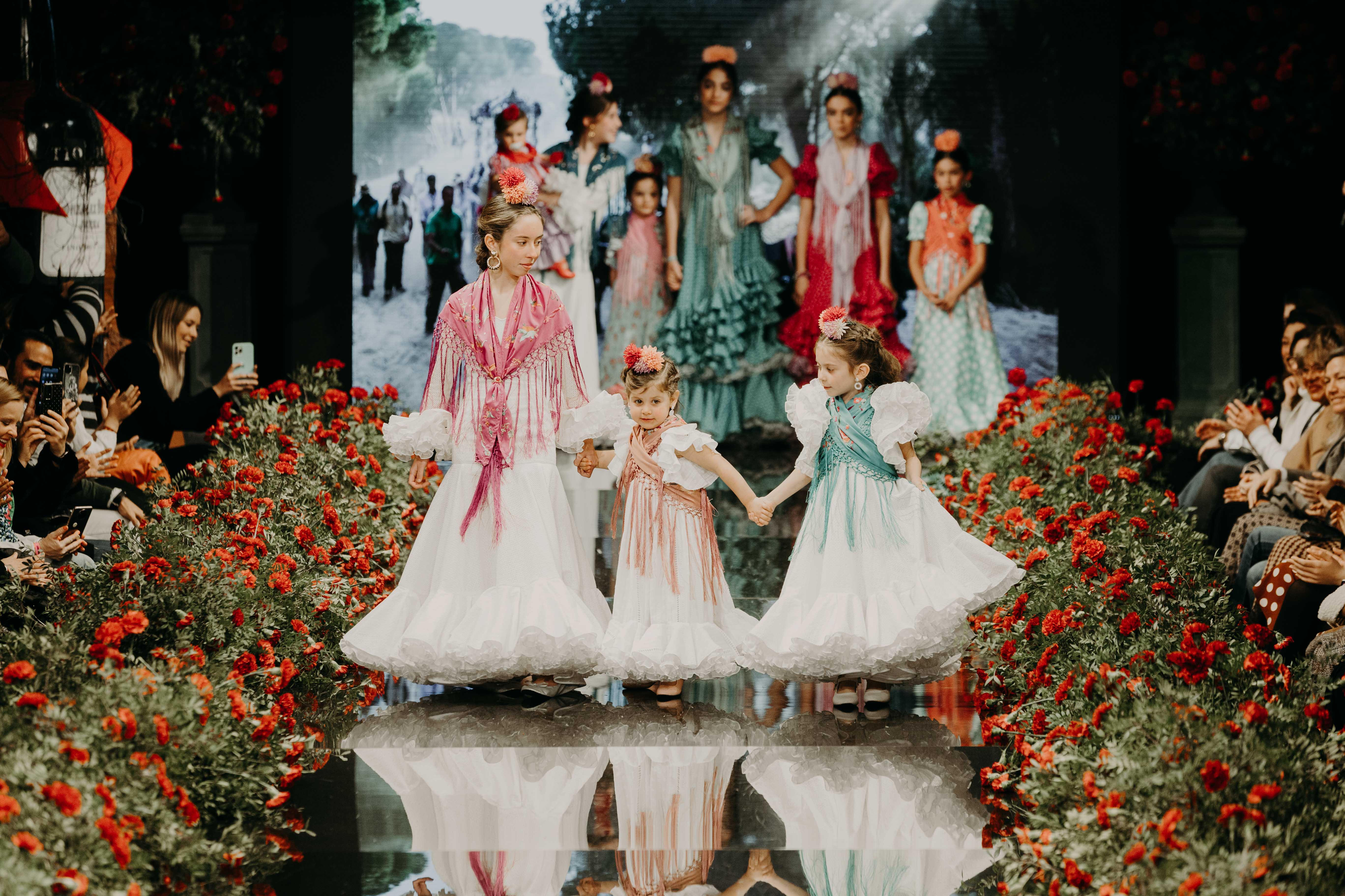 Desfile benéfico hermandad del Rocío de Jerez