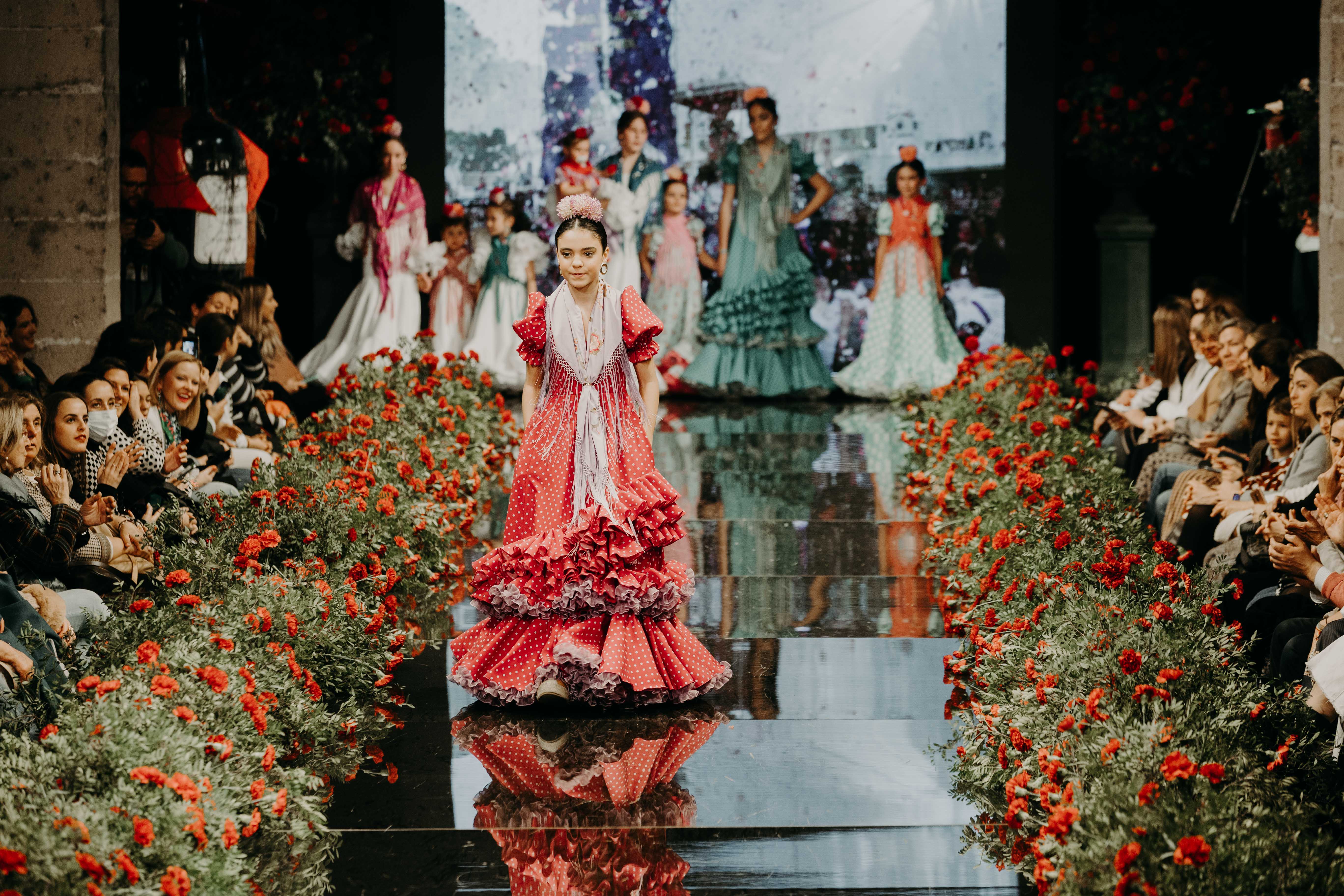 Desfile benéfico hermandad del Rocío de Jerez