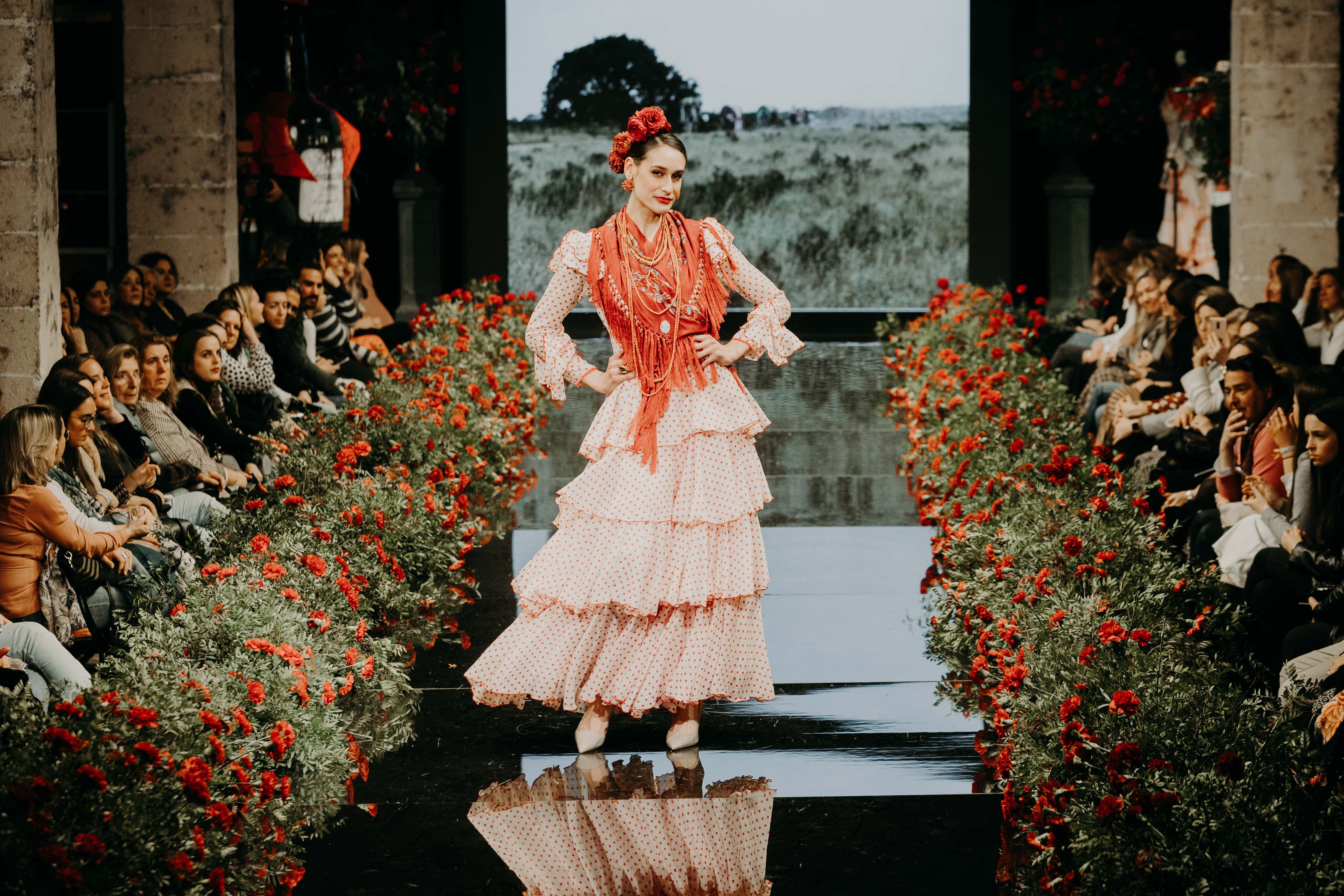 Desfile benéfico hermandad del Rocío de Jerez