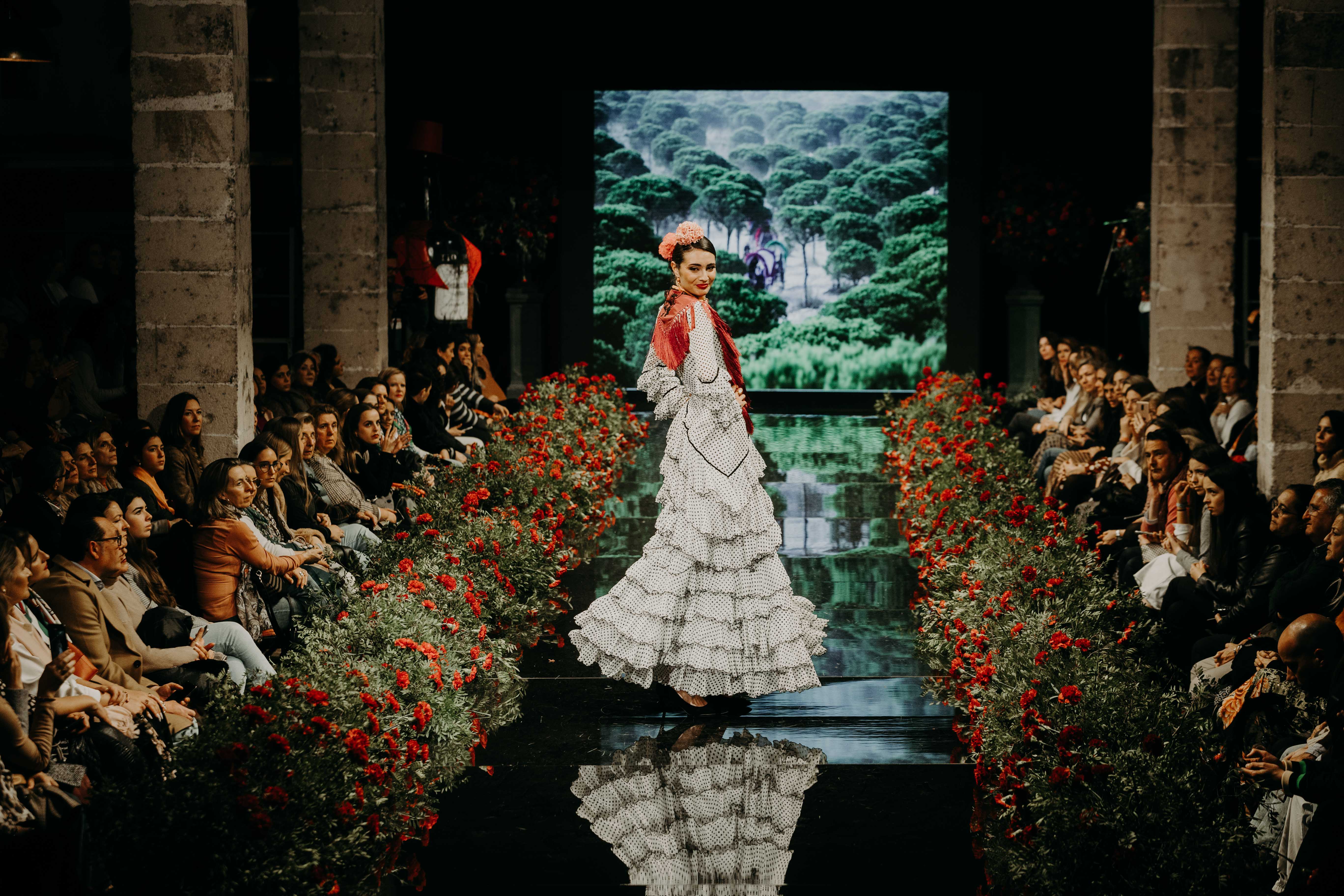 Desfile benéfico hermandad del Rocío de Jerez