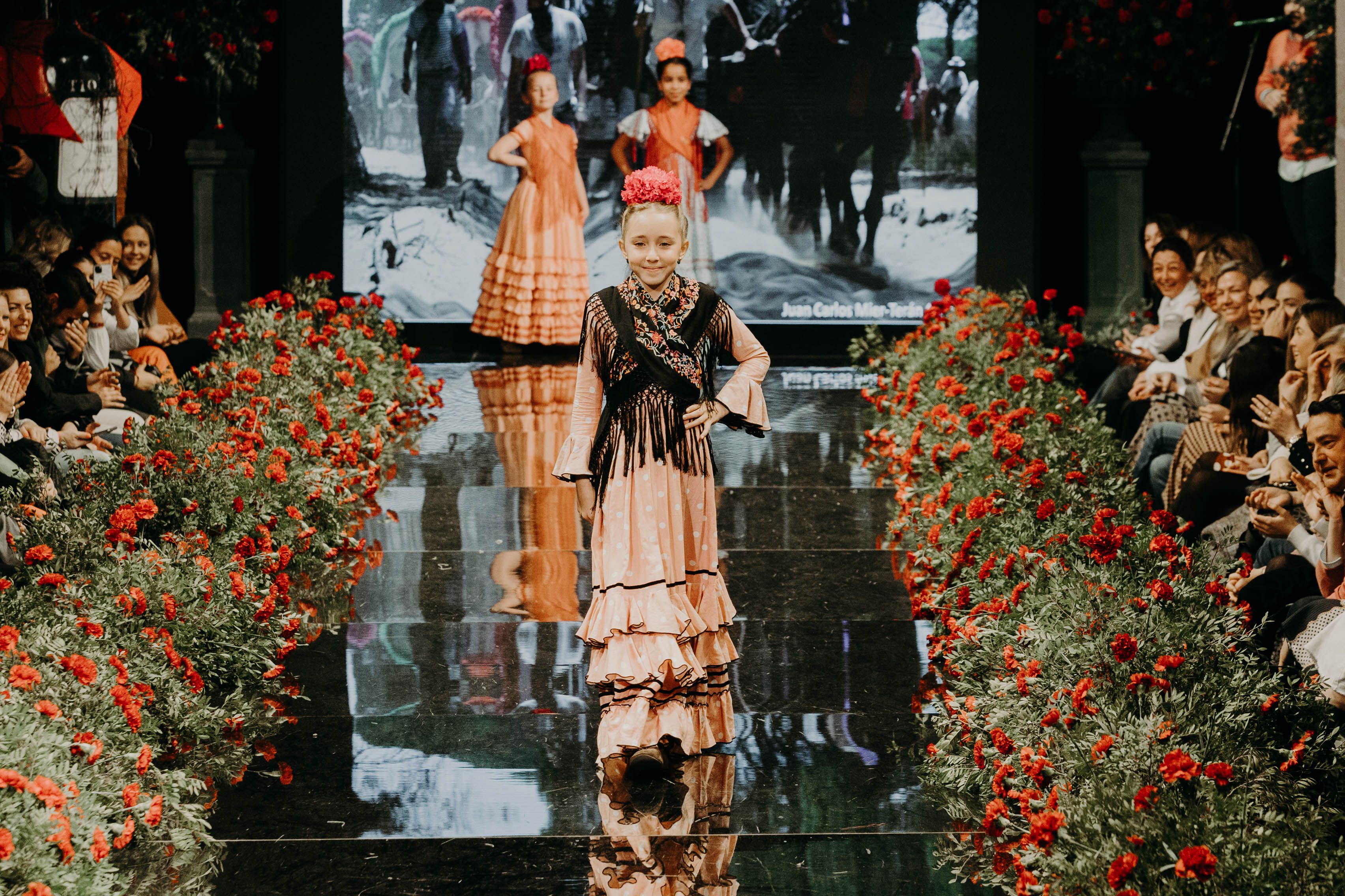 Desfile benéfico hermandad del Rocío de Jerez