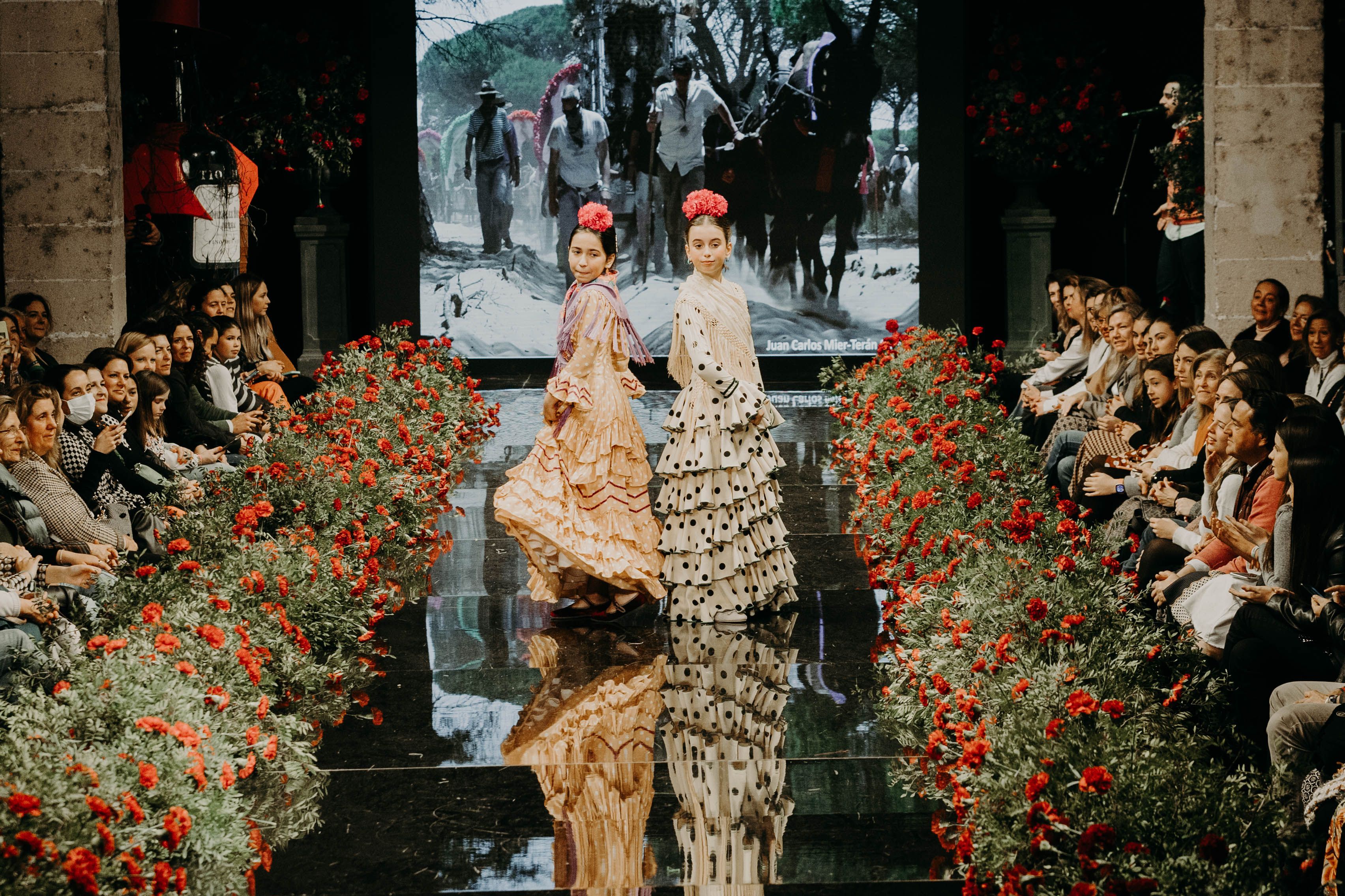 Desfile benéfico hermandad del Rocío de Jerez
