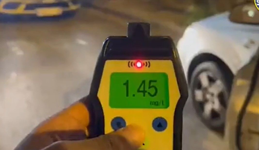 Una mujer para el tranvia quintuplicando la tasa de alcoholemia. 