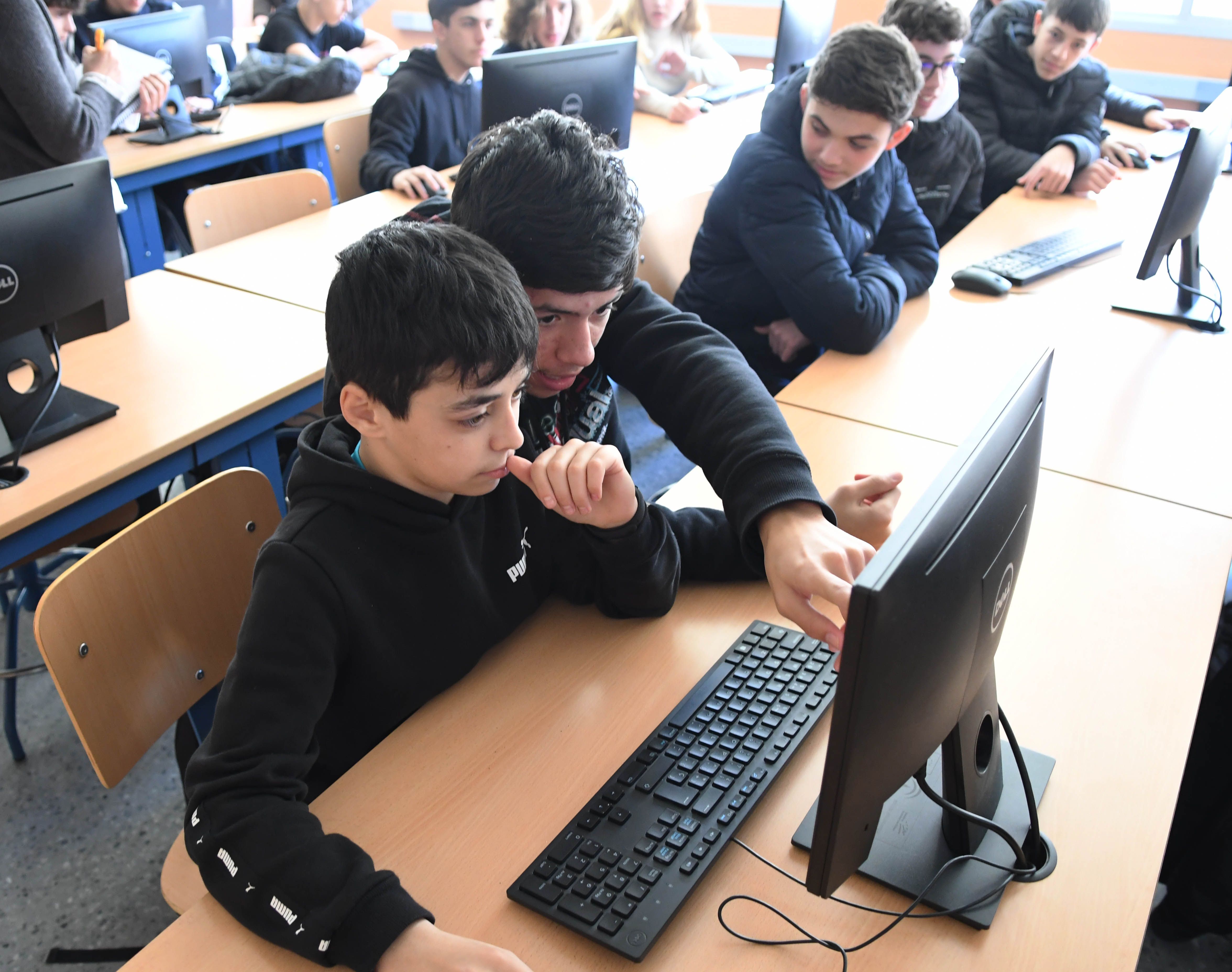 LA PRENSA EN LAS ESCUELAS EMILIO CASTRO  (6)