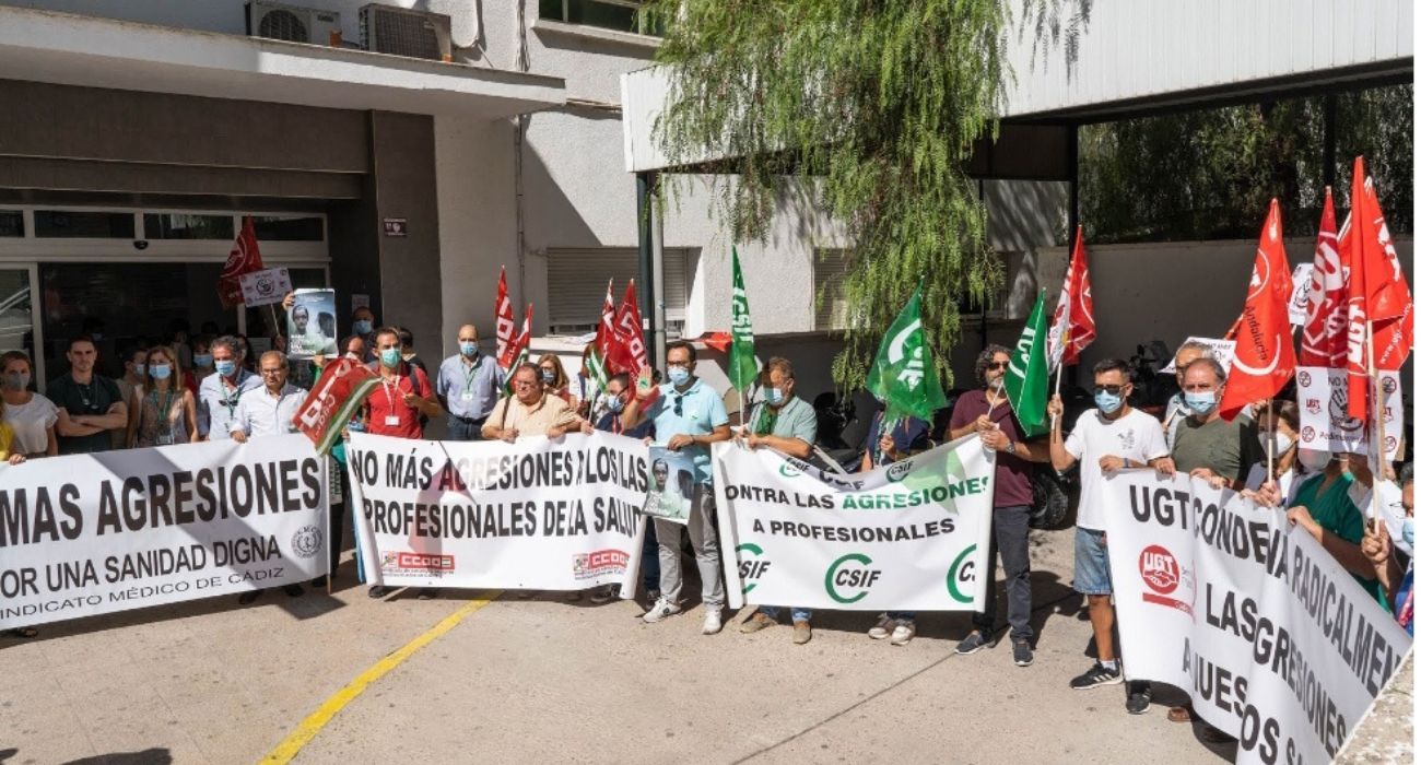Una concentración contra las agresiones a profesionales del sector sanitario. 