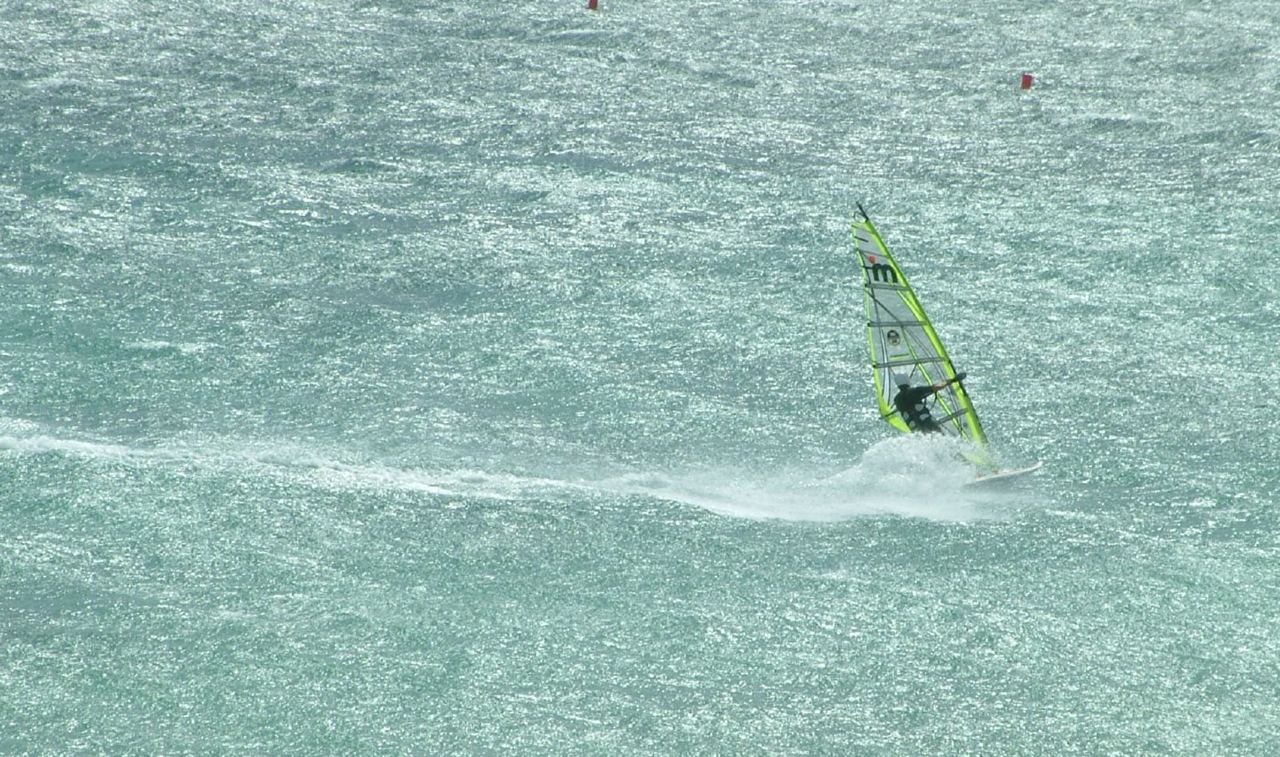 Un windsurfista, en una imagen de archivo.