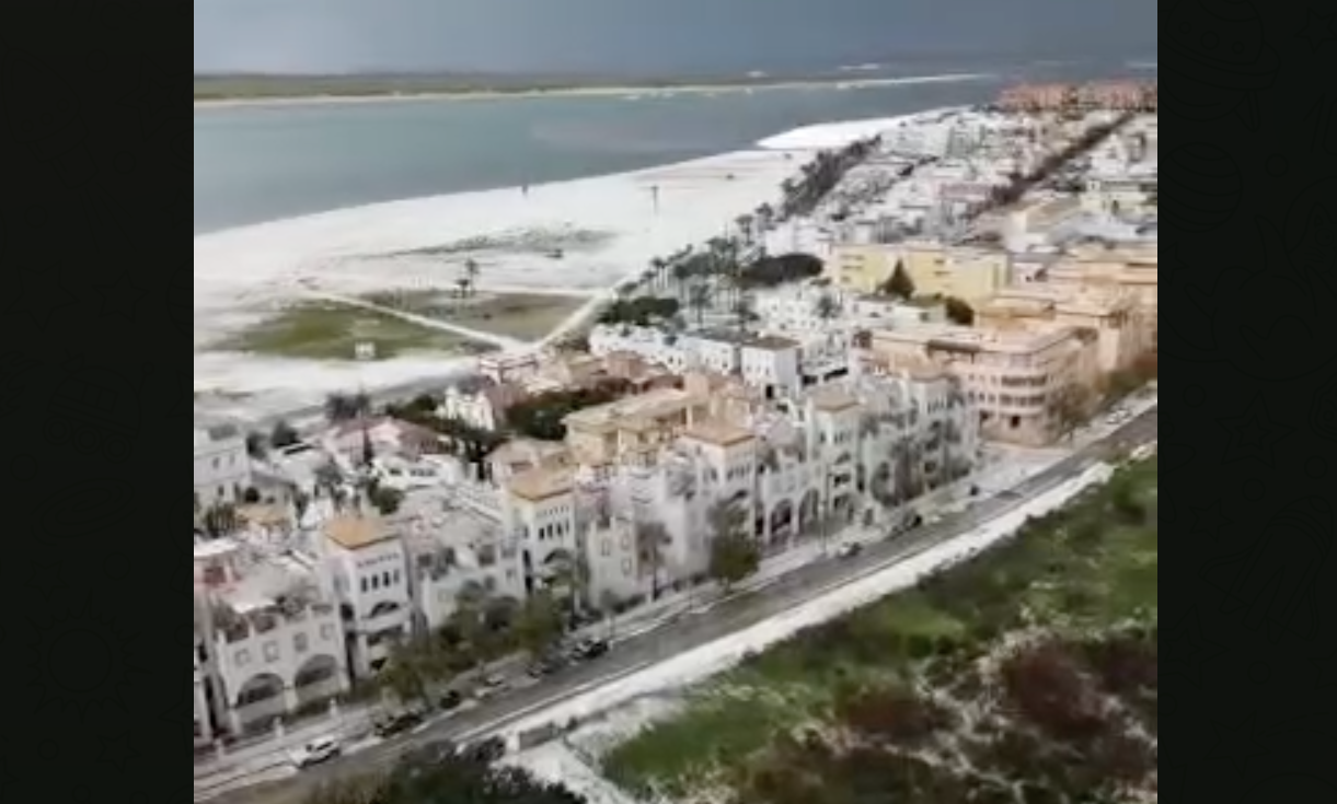 Sanlúcar a vista de dron, tras la tormenta de granizo. Sanlúcar a vista de dron, tras la tormenta de granizo.