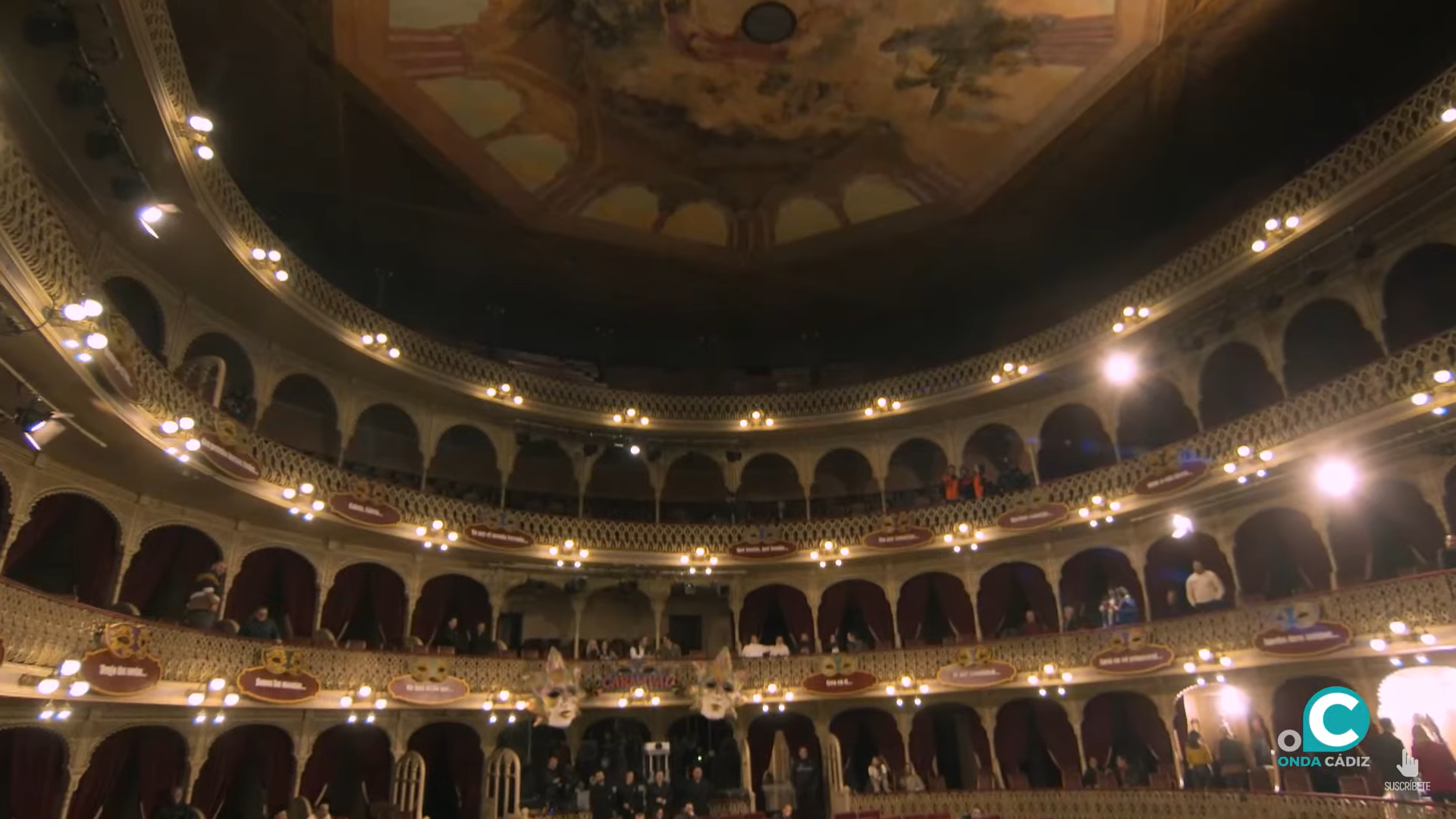 Imagen de los pisos superiores del Gran Teatro Falla.