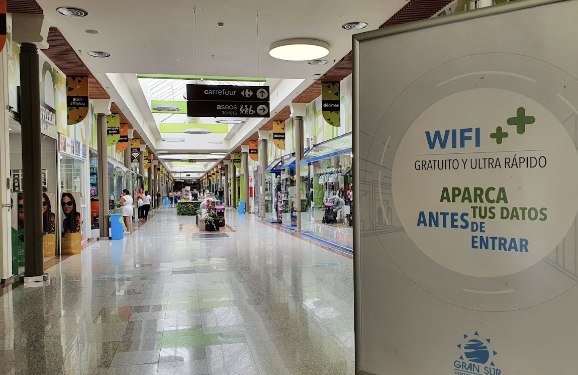 En la imagen de Google, centro comercial Gran Sur, en La Línea, uno de los que ha vendido Carmila.