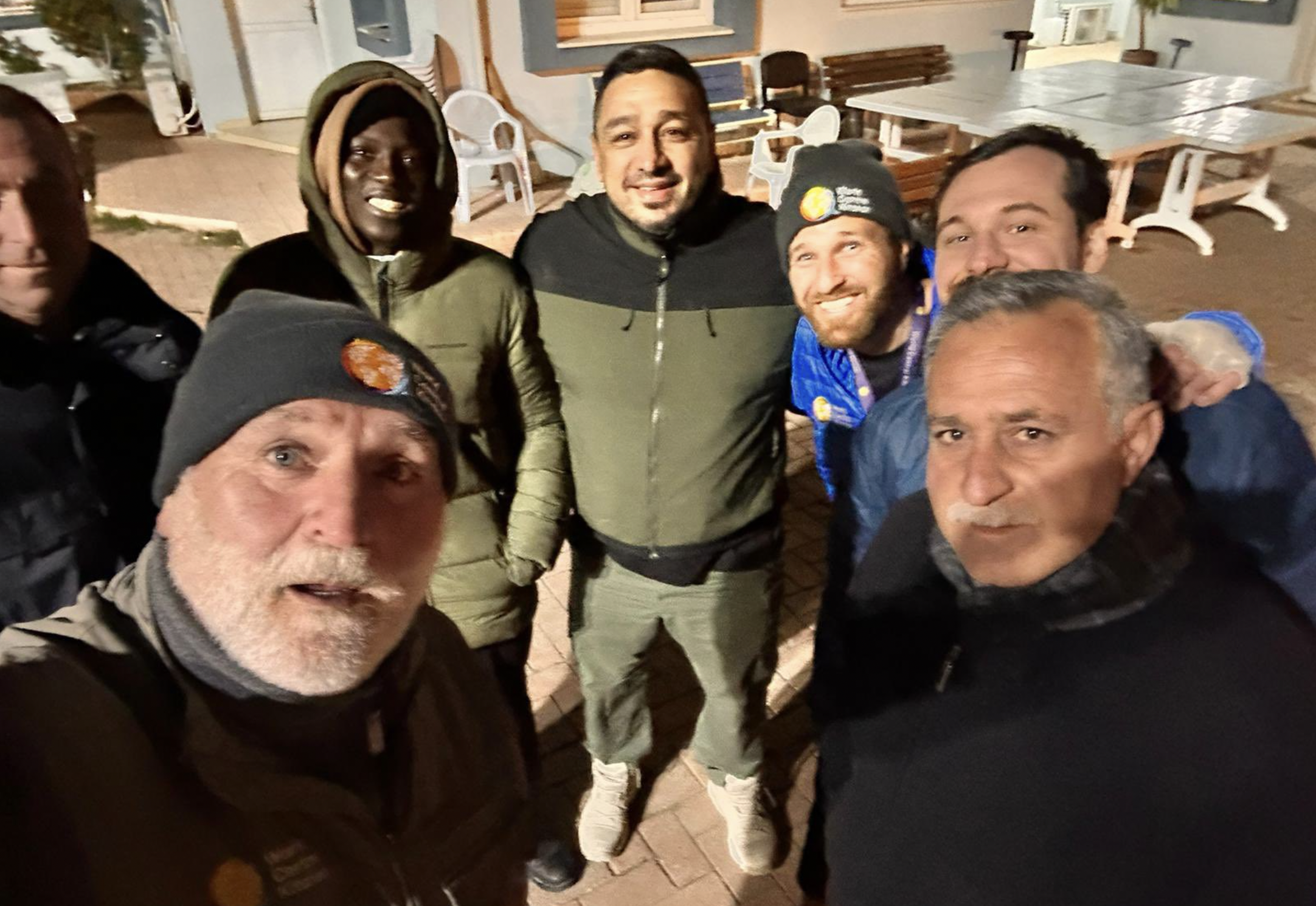 El Chef José Andrés junto a su equipo en Turquía.
