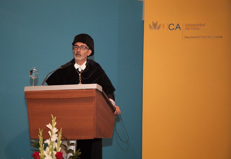 Francisco Piniella durante el discurso inaugural. FOTO: UCA.