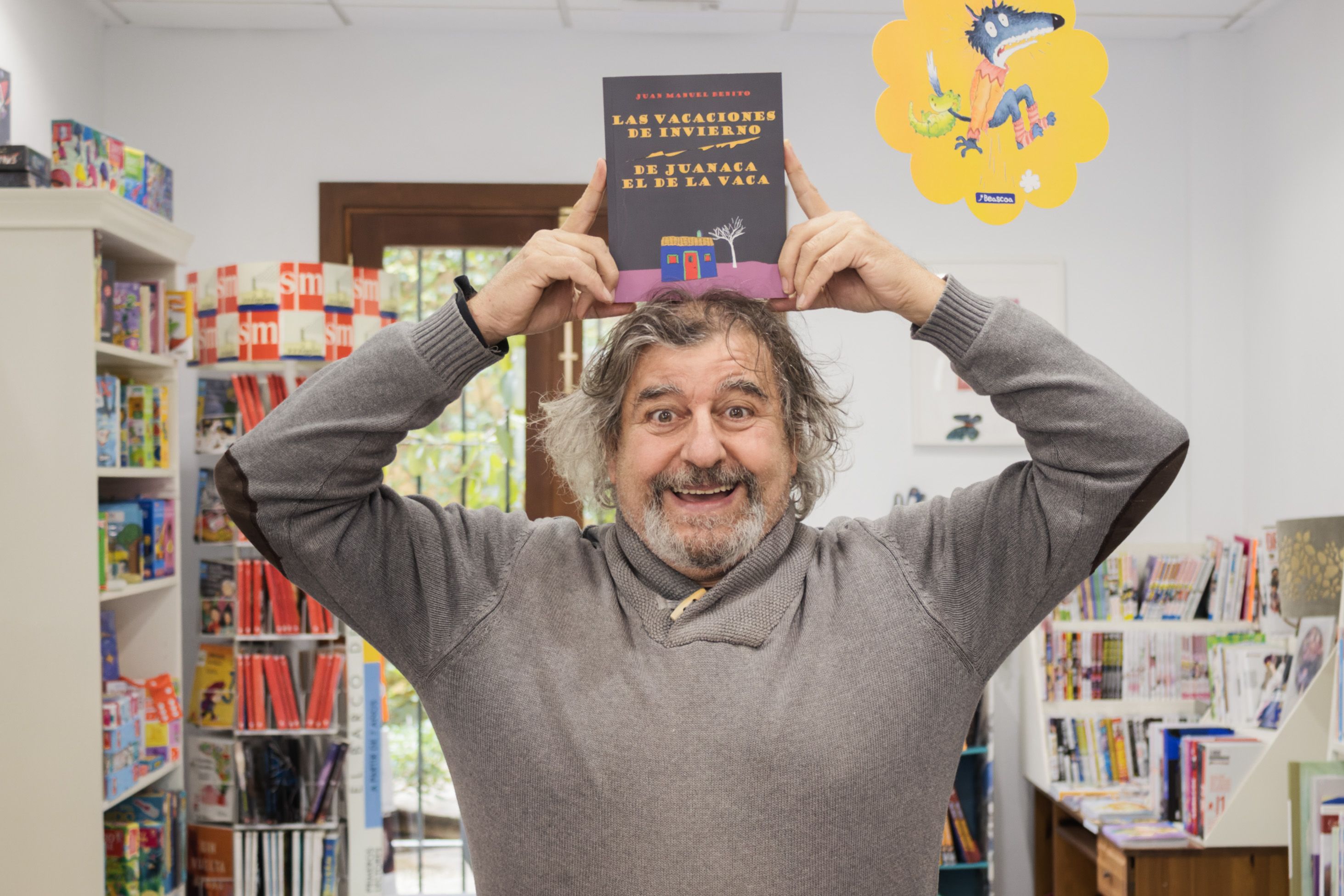 Juan Manuel Benito, con su primer libro.