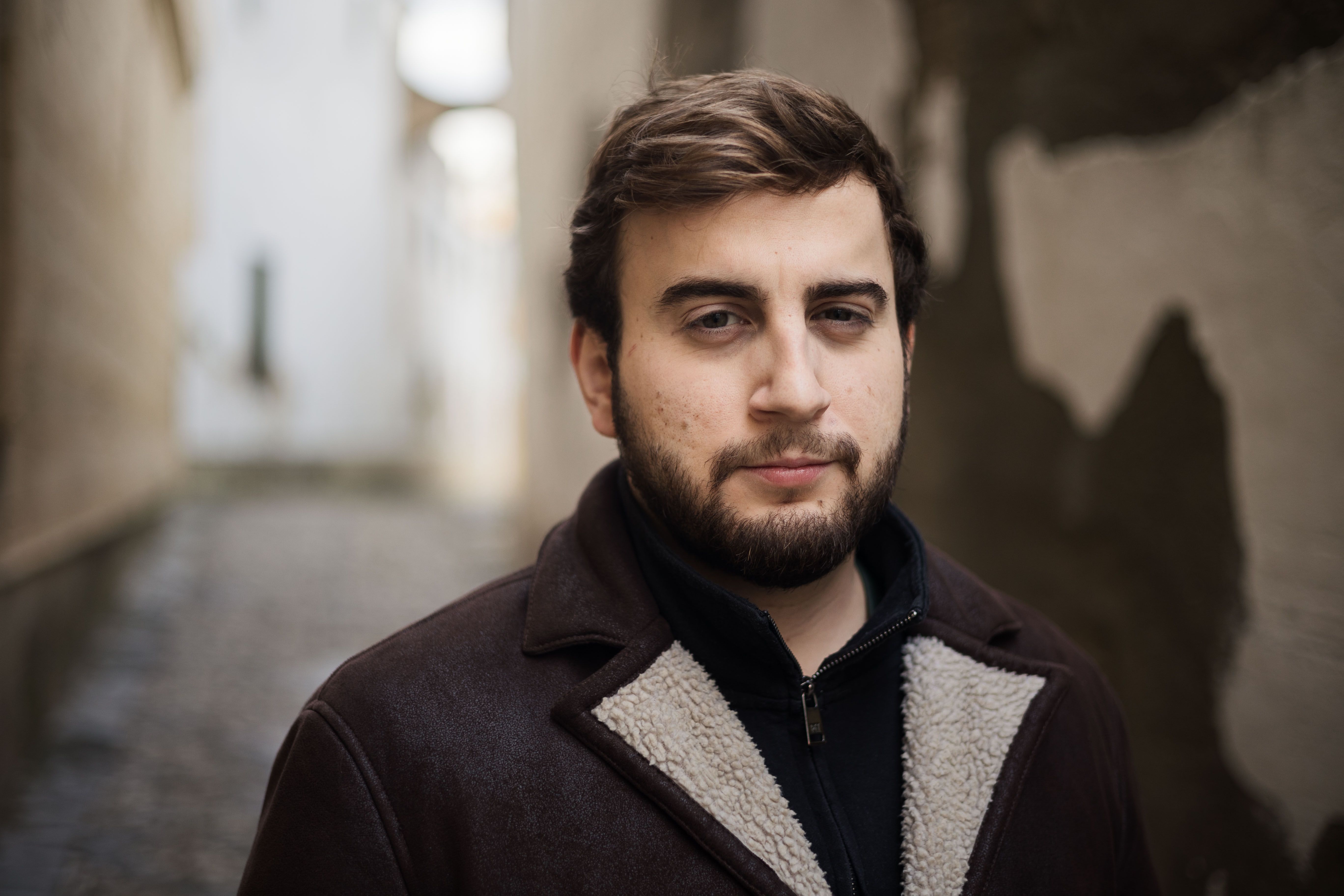 Primer plano del actor. 