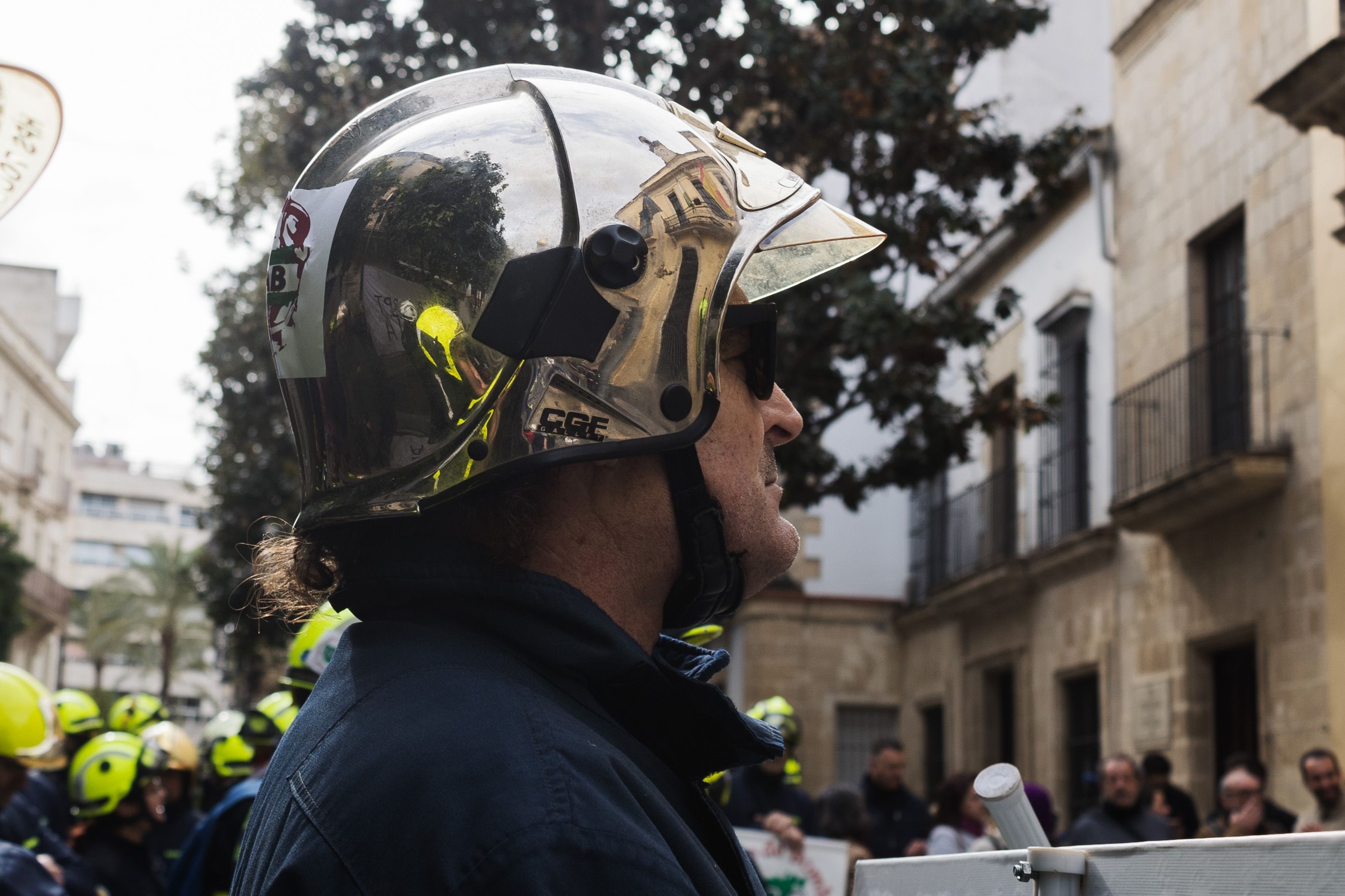 Manifestación del cuerpo de bomberos de Cádiz por una RPT justa.