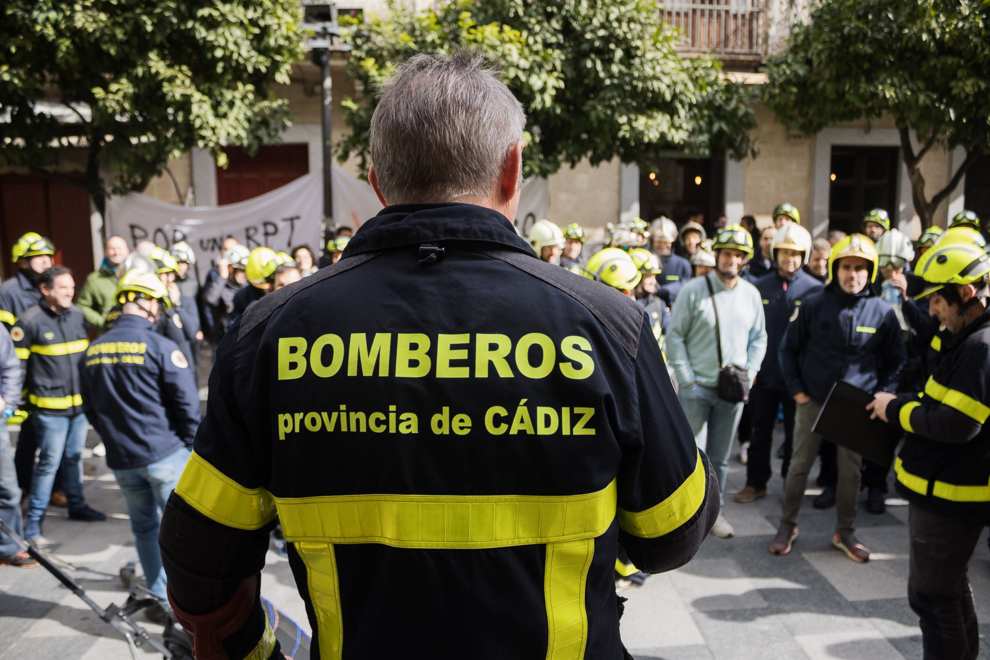 Manifestación del cuerpo de bomberos de Cádiz por una RPT justa.