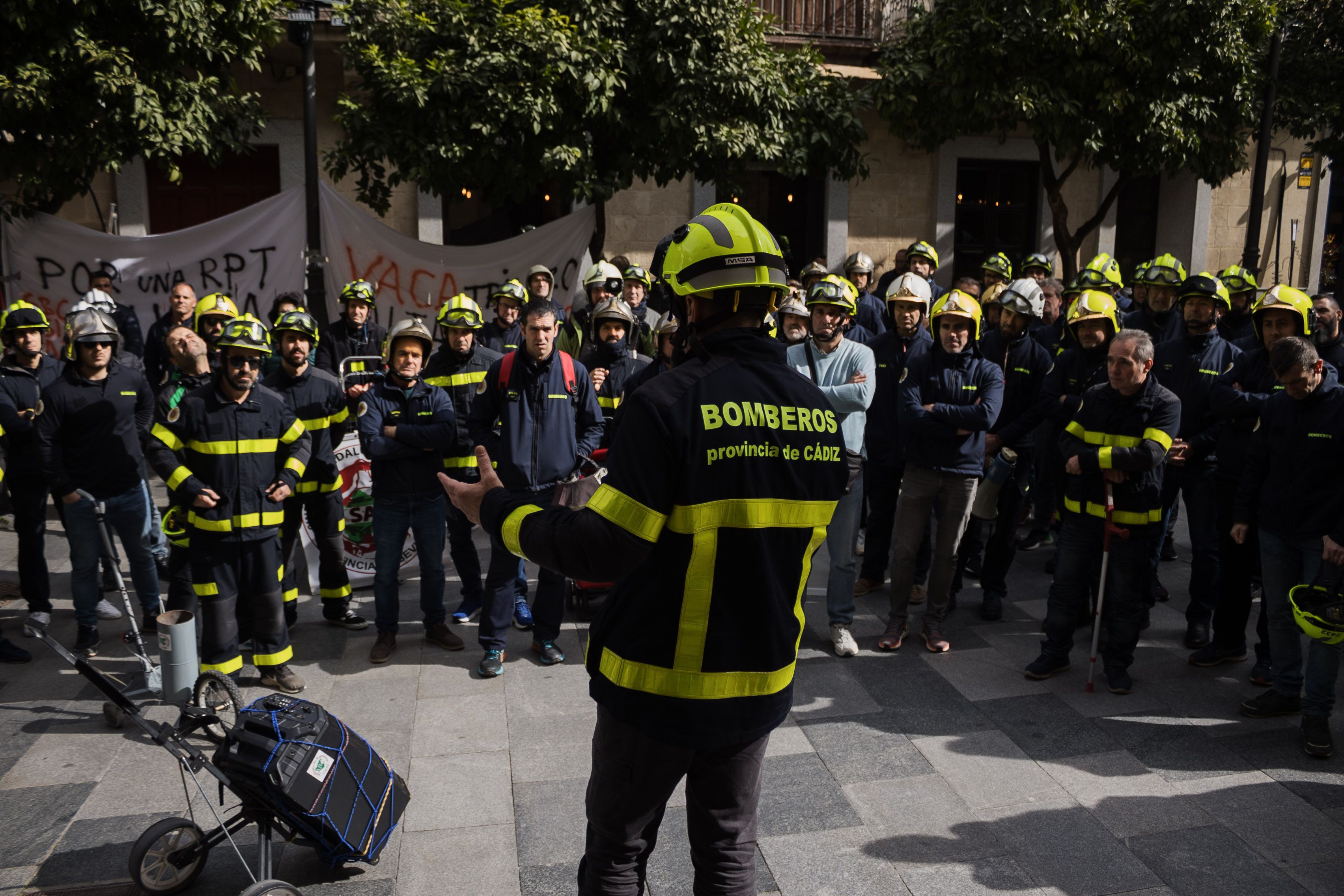 Manifestación del cuerpo de bomberos de Cádiz por una RPT justa.