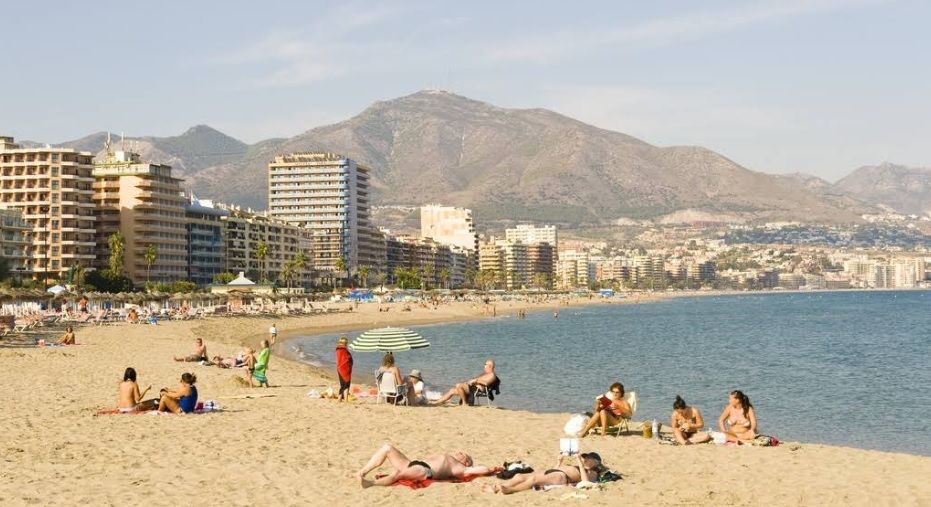 Imagen de la playa de Torremolinos de Google Maps.