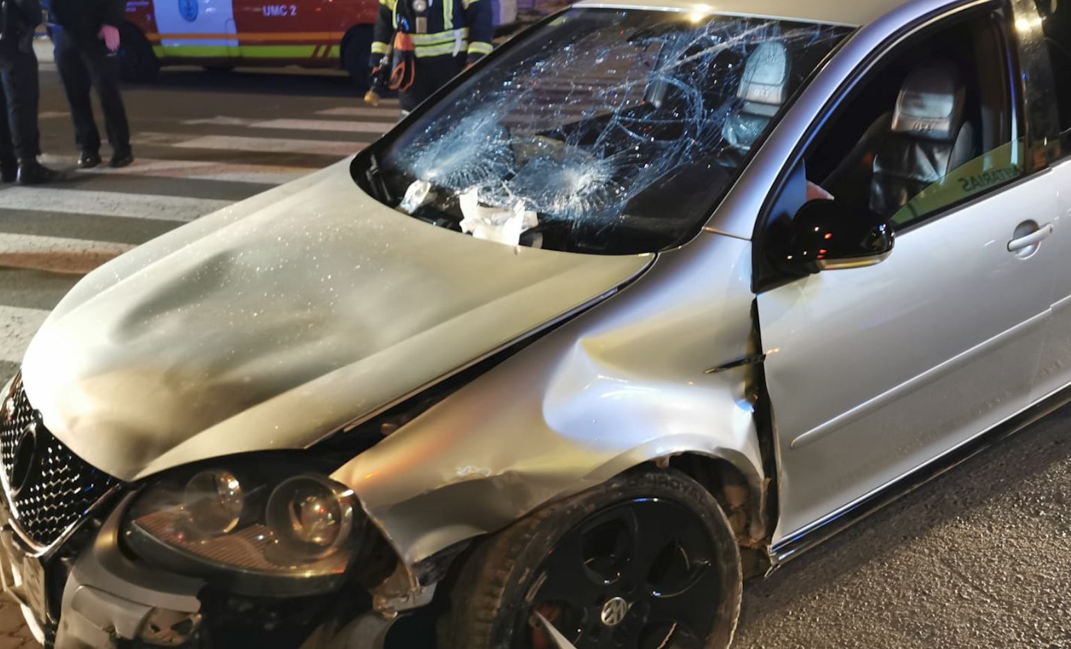 El coche conducido por el joven, tras el accidente.