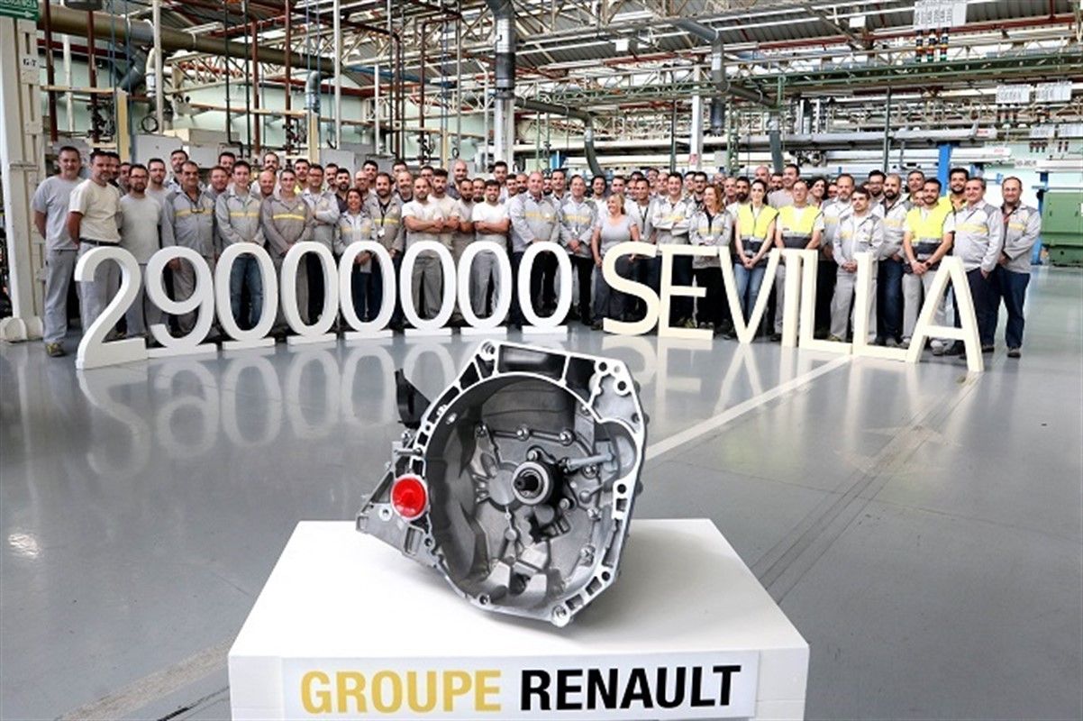 Una imagen de los trabajadores de fábrica de Renault en Sevilla.