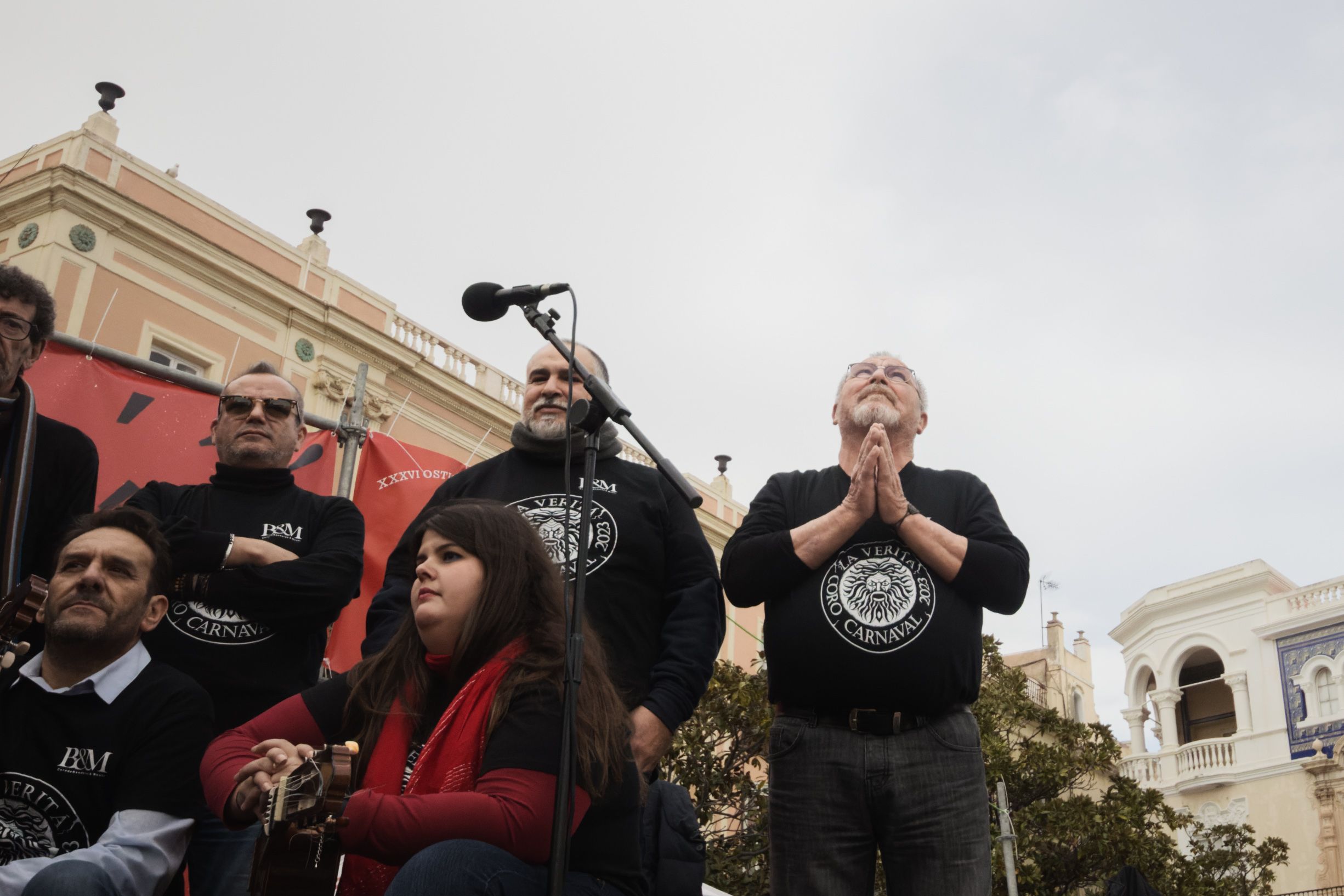 Erizada y ostionada en Cádiz Erizada y ostionada en Cádiz