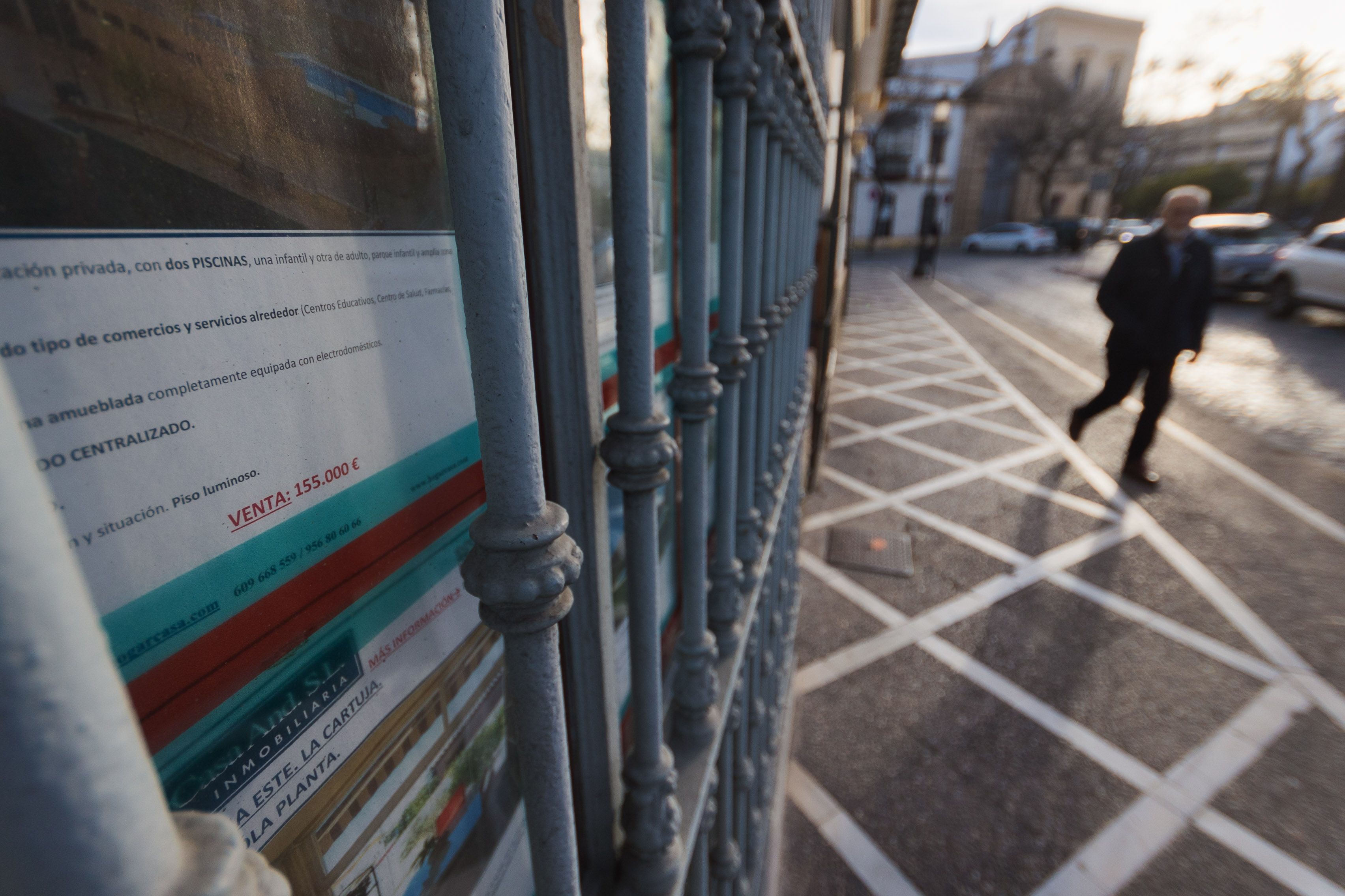 Alquilar no es rentable. Un cartel de un inmueble en alquiler, en una imagen reciente.