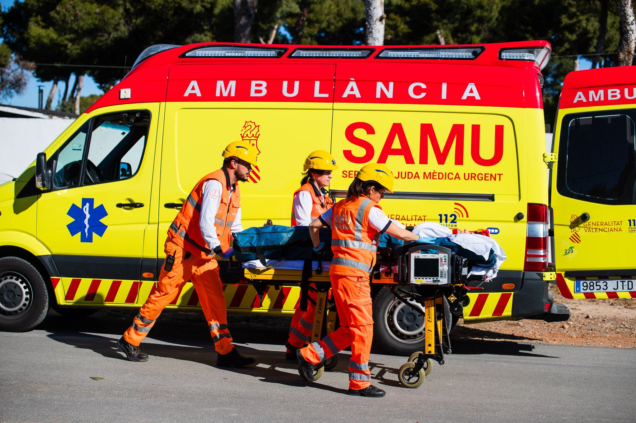 Imagen de archivo del Servicio de Ayuda Médica Urgente, que ha intervenido tras el disparo recibido por una mujer, de la Comunidad Valenciana.
