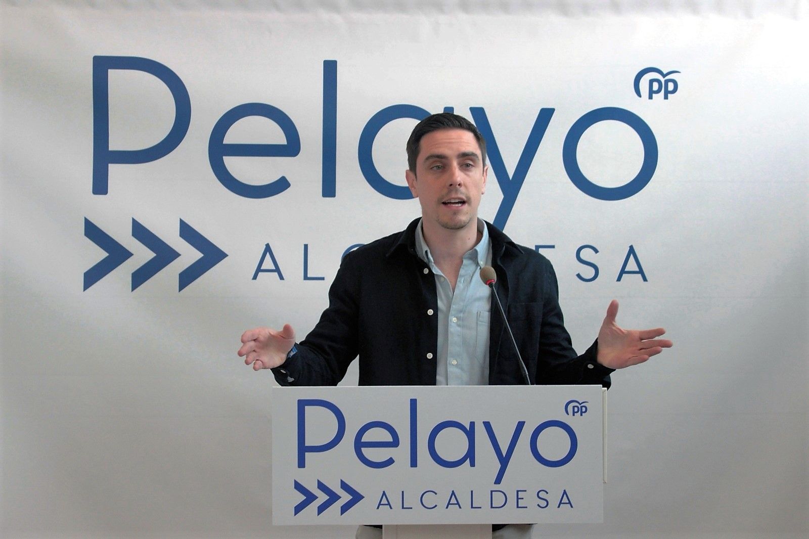 El concejal del PP, Jaime Espinar, en rueda de prensa.