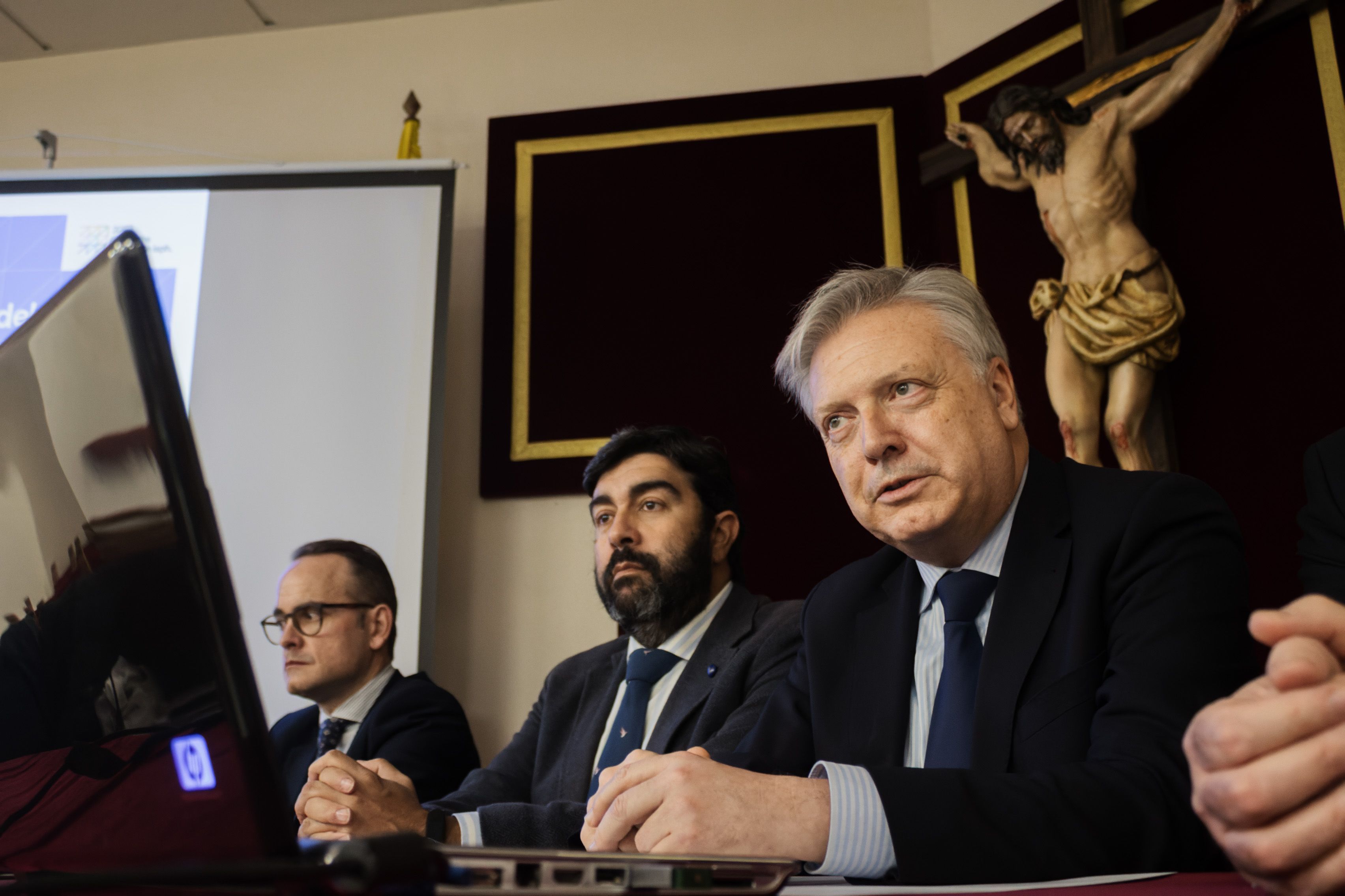 El director general del IAPH junto al presidente del Consejo de Jerez durante la apertura del curso en la  Unión de Hermandades.