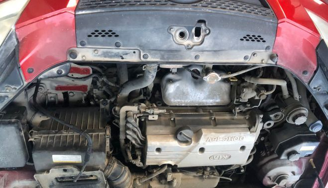 Los ladrones han arrancado de cuajo la batería del vehículo.