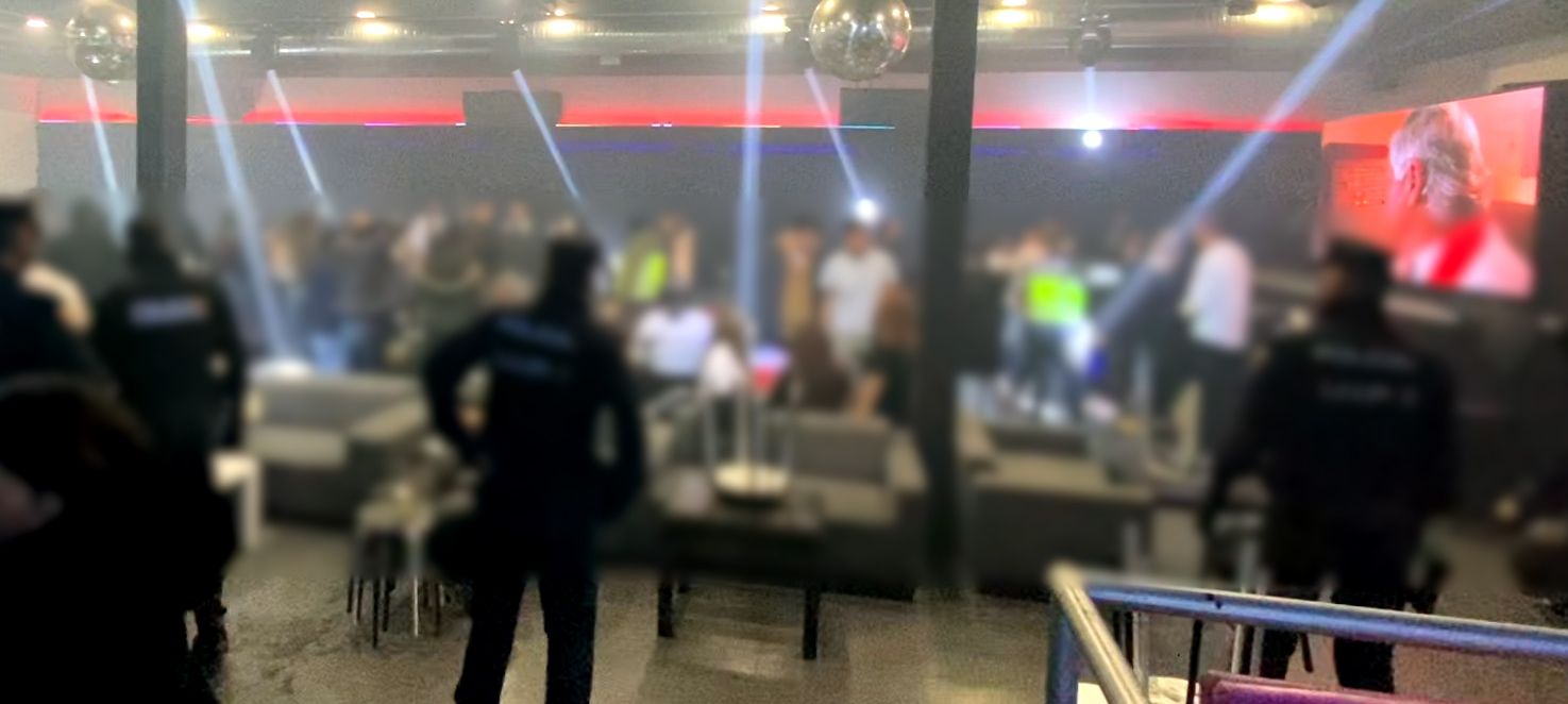 Operación policial en una zona conflictiva de ocio nocturno de Sevilla.