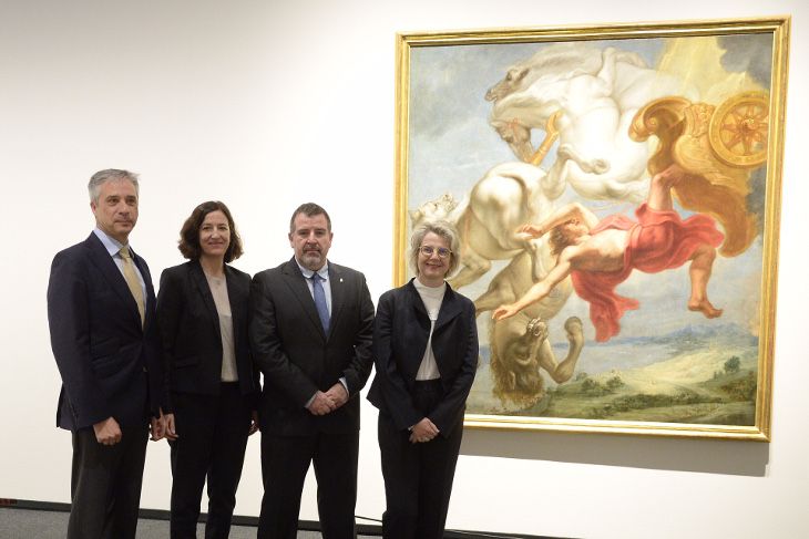 De izquierda a derecha: Ricardo Alfós, Isabel Salgado, Fernando Pérez Suescun, y Karina Marotta, en la inauguración en CaixaForum Zaragoza de la exposición Arte y mito. Los dioses del Prado. FOTO: MUSEO DEL PRADO