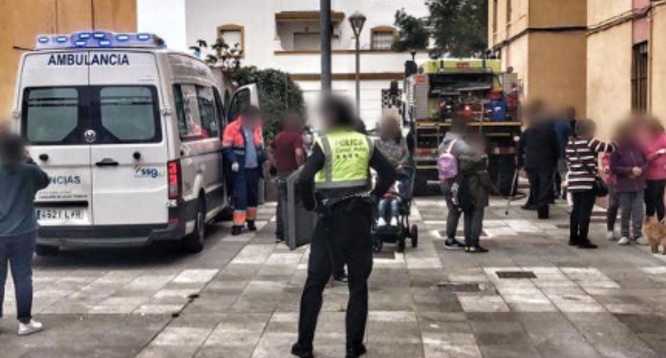 Imagen compartida por la Policía Local de Rota tras el incendio.