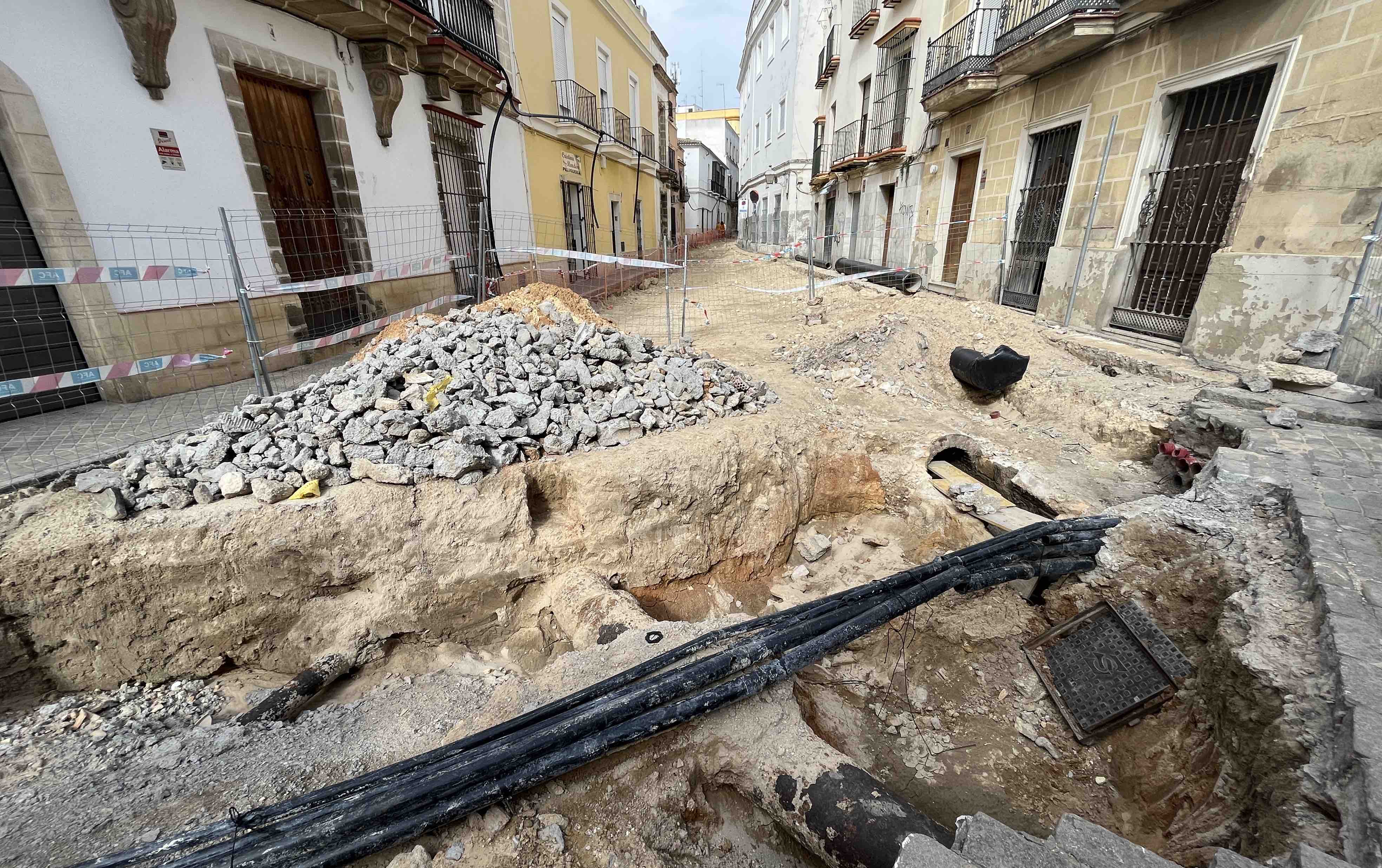 Imagen de las obras que se ejecutan en la calle San Juan.