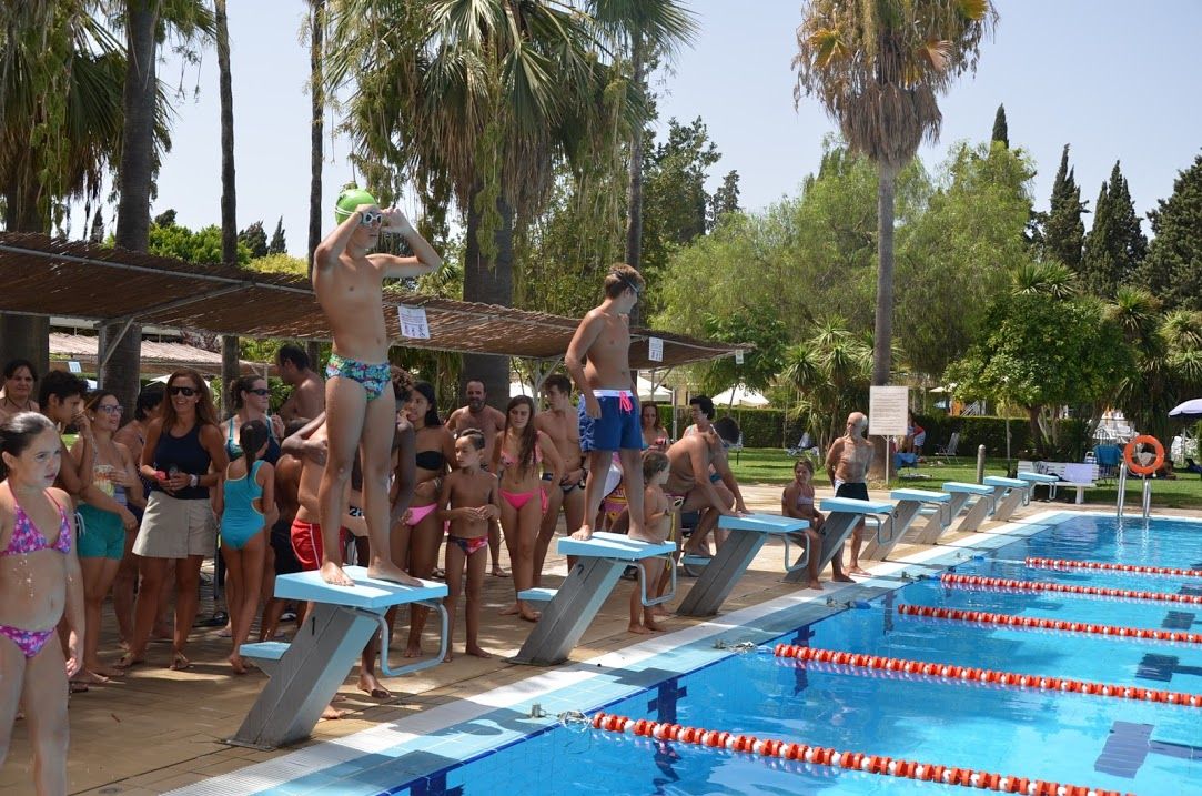 Imagen de la piscinas del Club Nazaret, en una imagen de archivo. IMAGEN: CLUB NAZARET.
